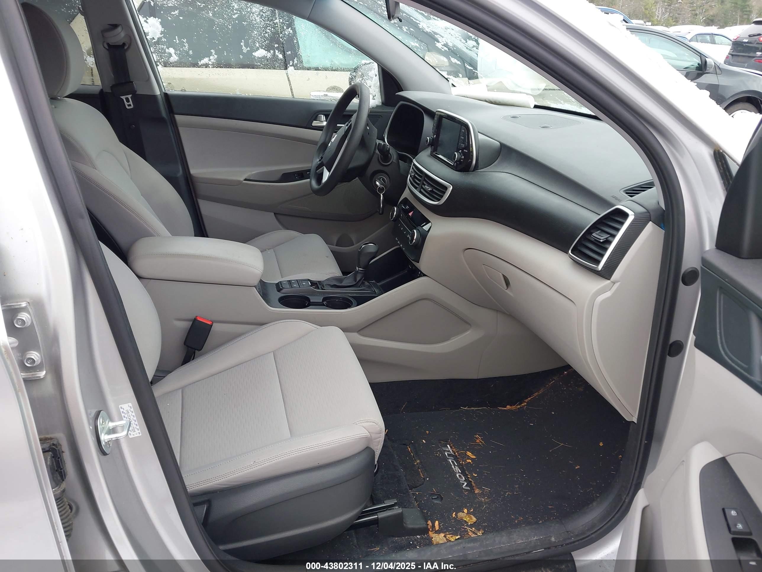 HYUNDAI TUCSON image 5