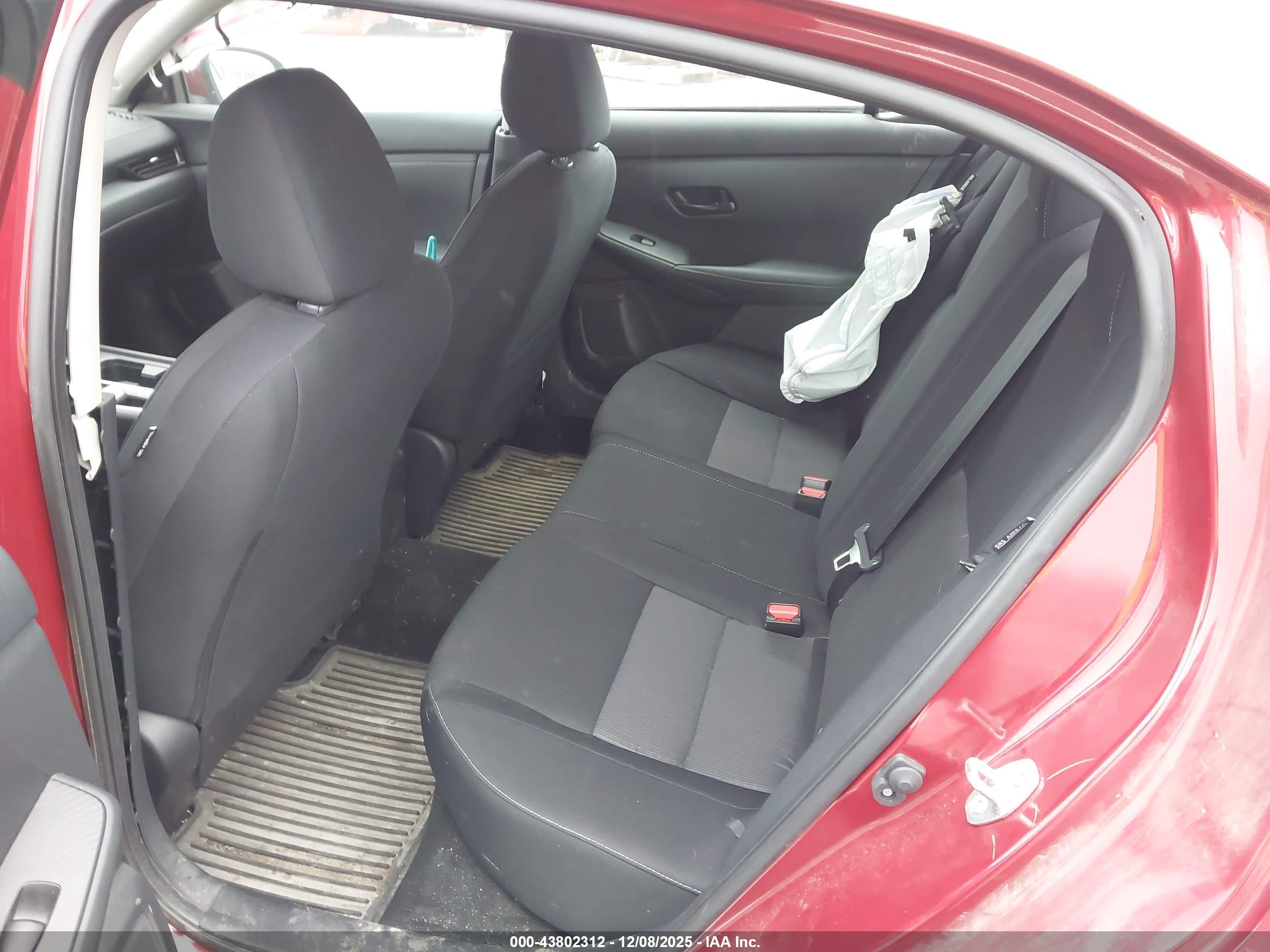 NISSAN SENTRA image 8