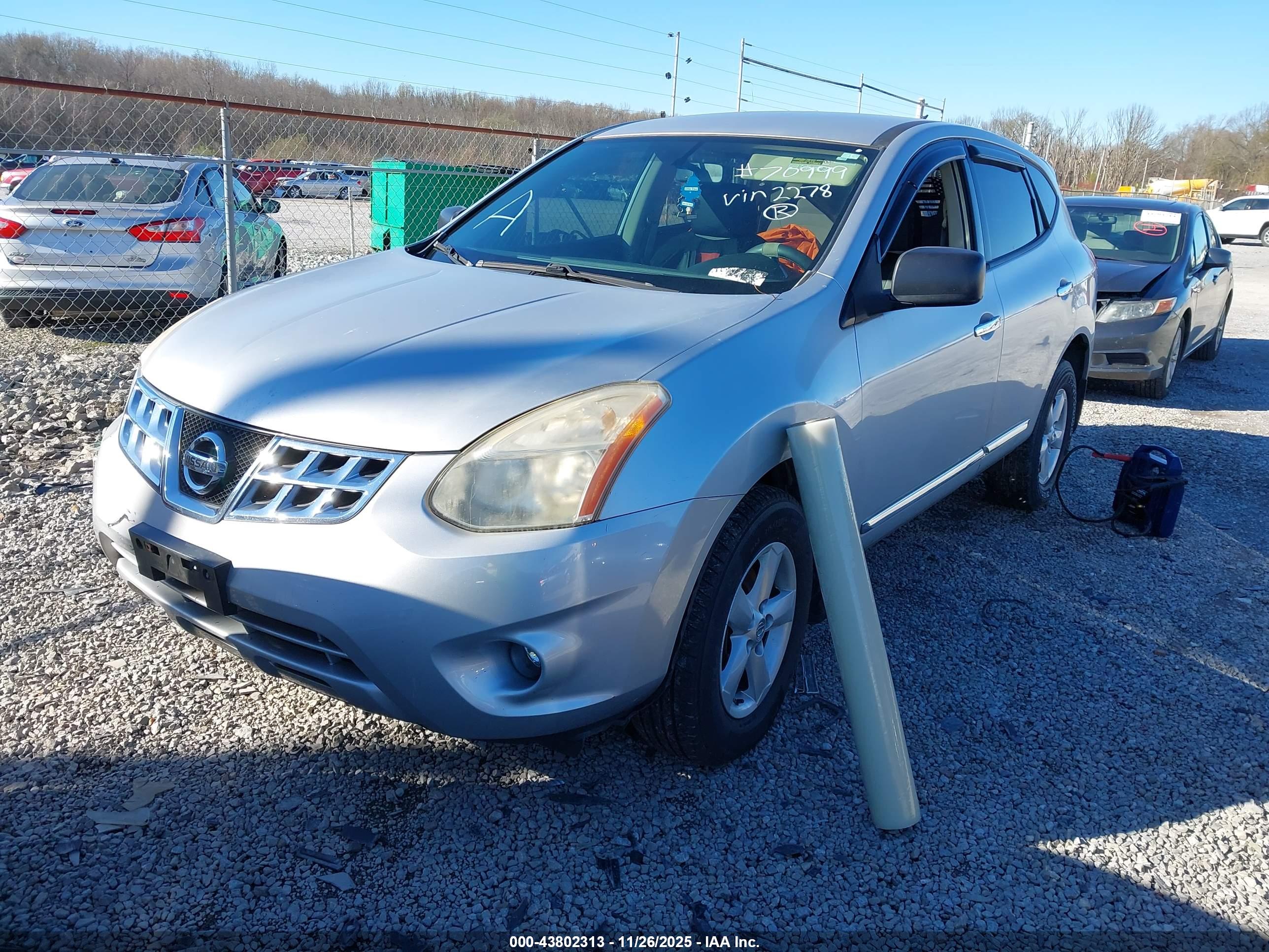 NISSAN ROGUE image 2