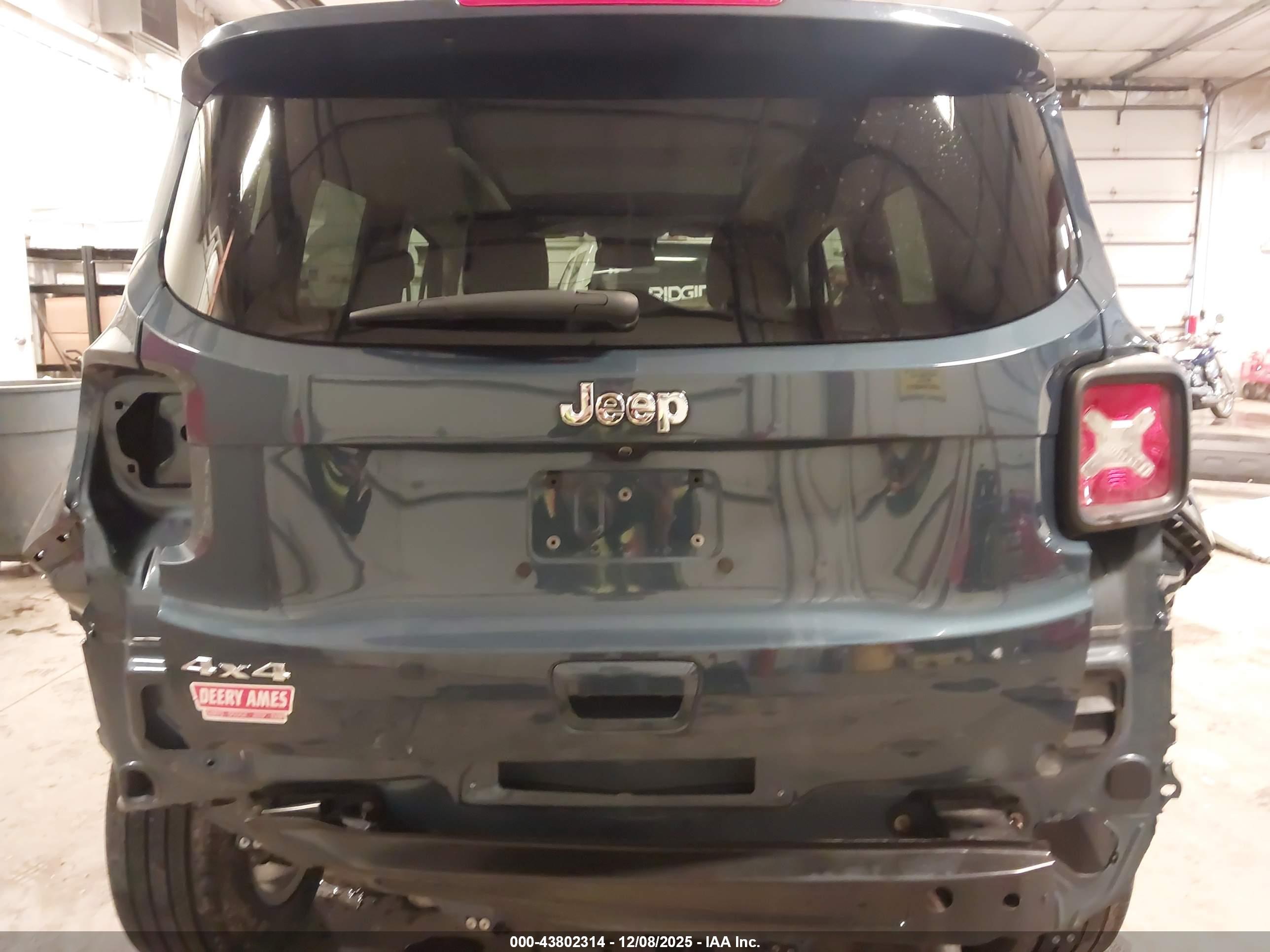 JEEP RENEGADE image 6