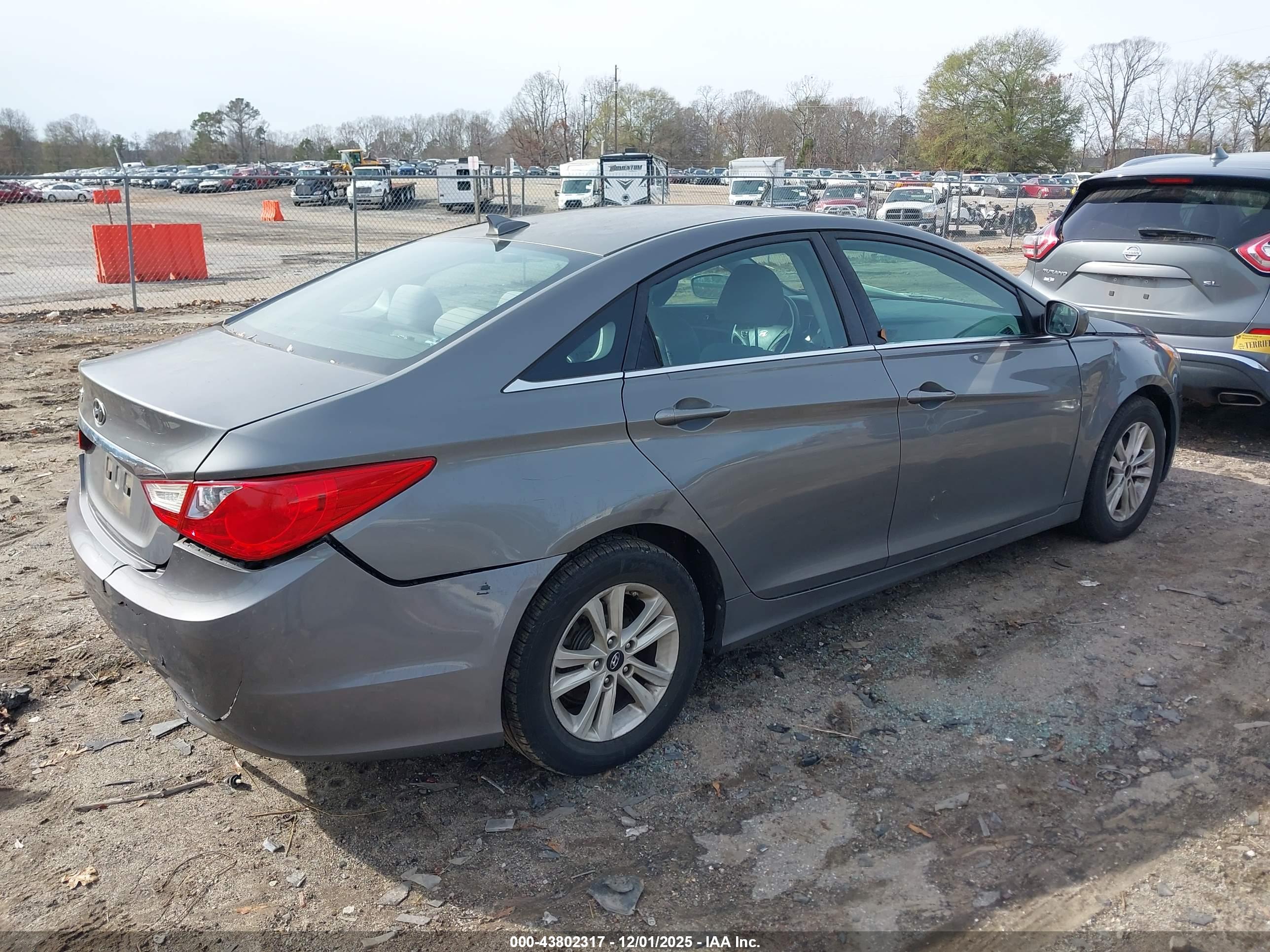 HYUNDAI SONATA image 4
