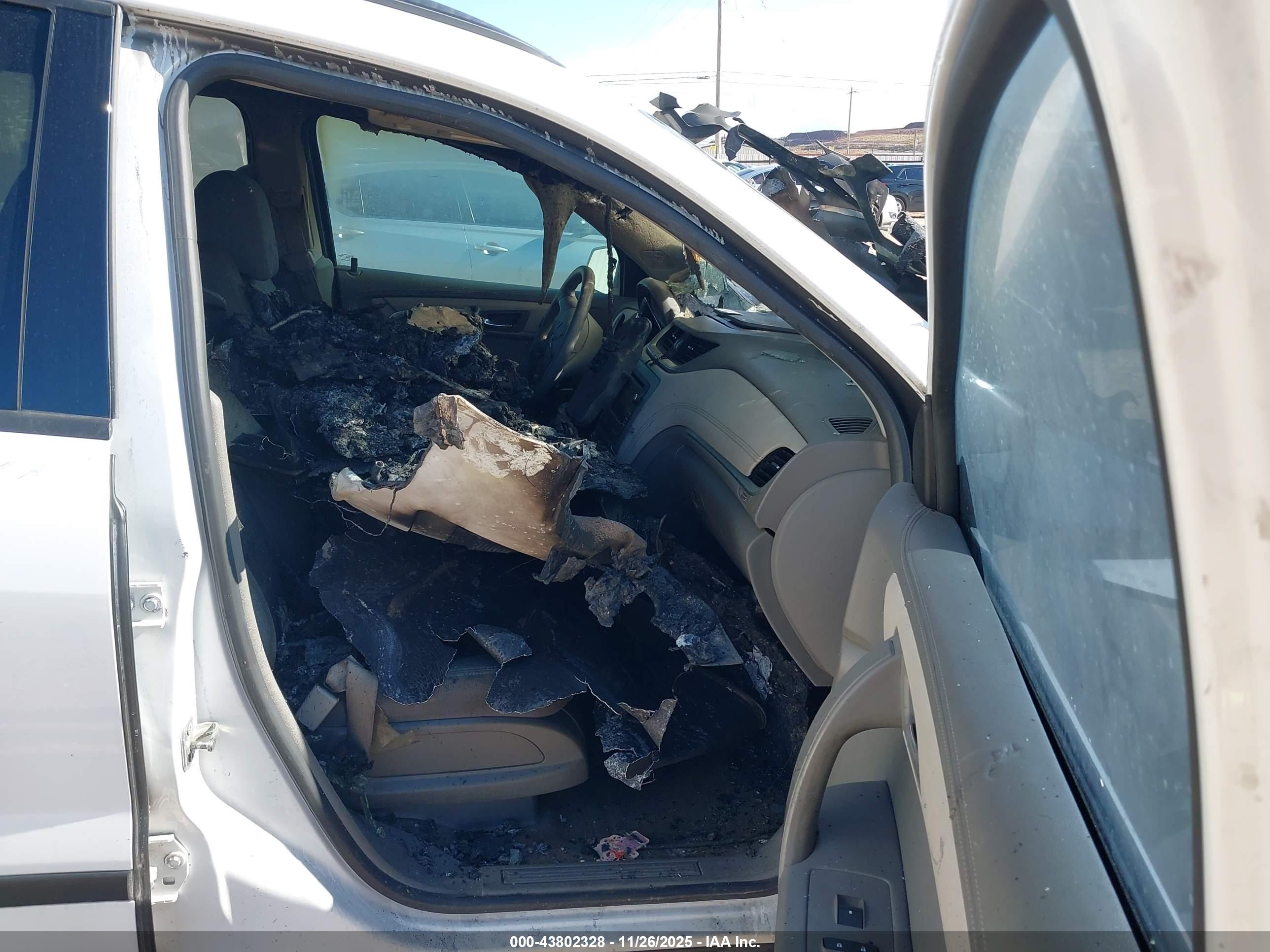 CHEVROLET TRAVERSE image 5
