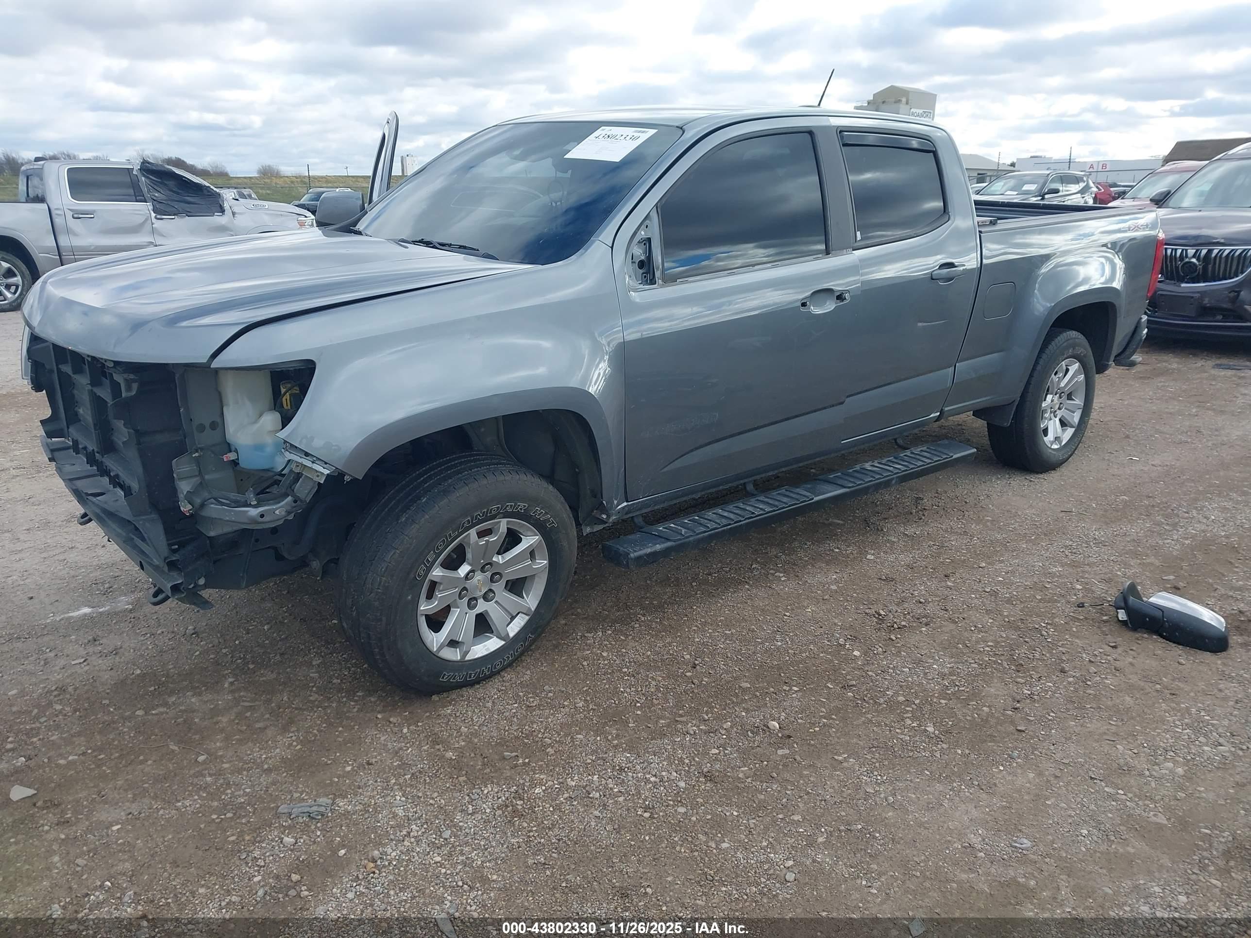 CHEVROLET COLORADO image 2