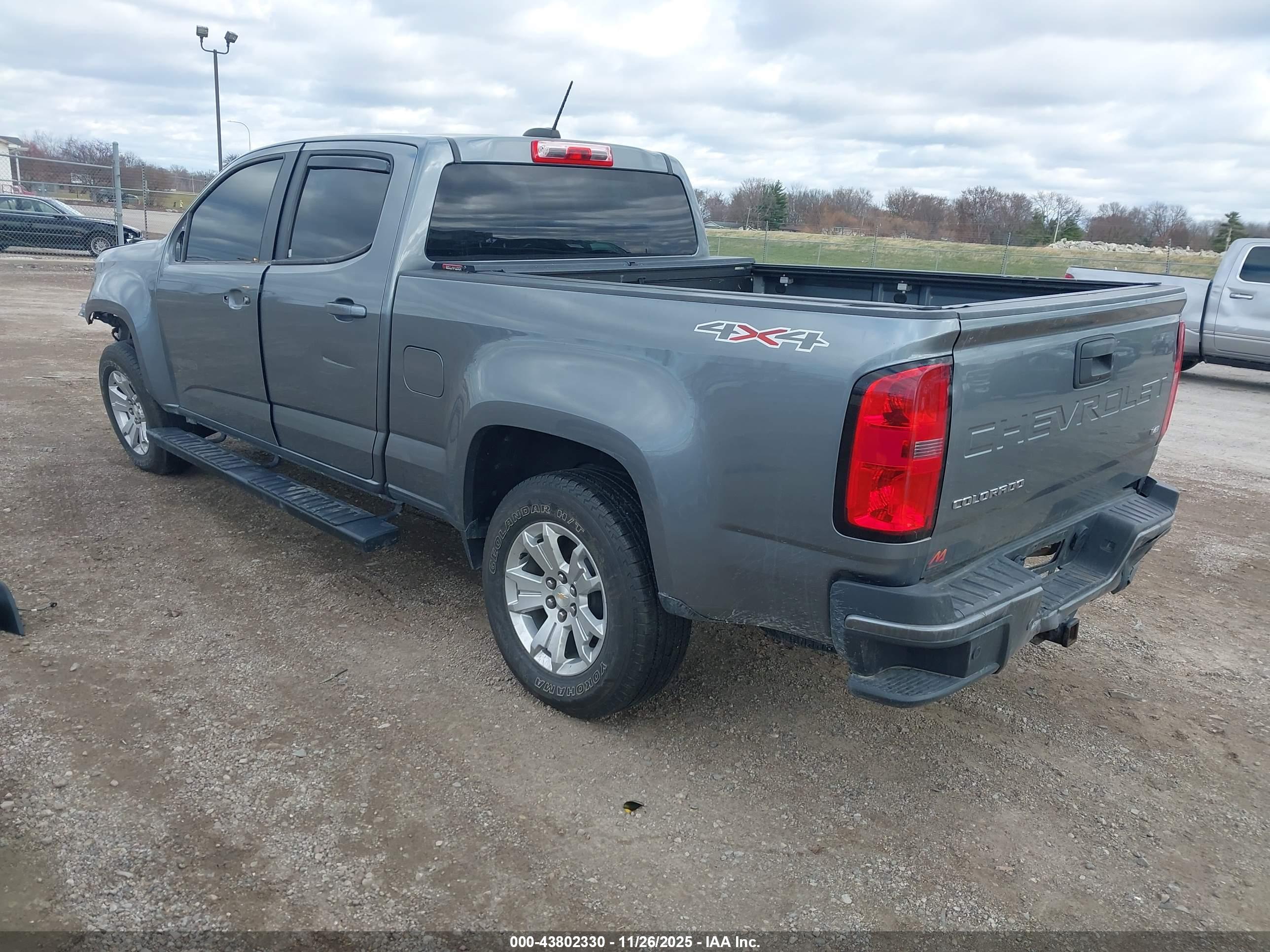 CHEVROLET COLORADO image 3