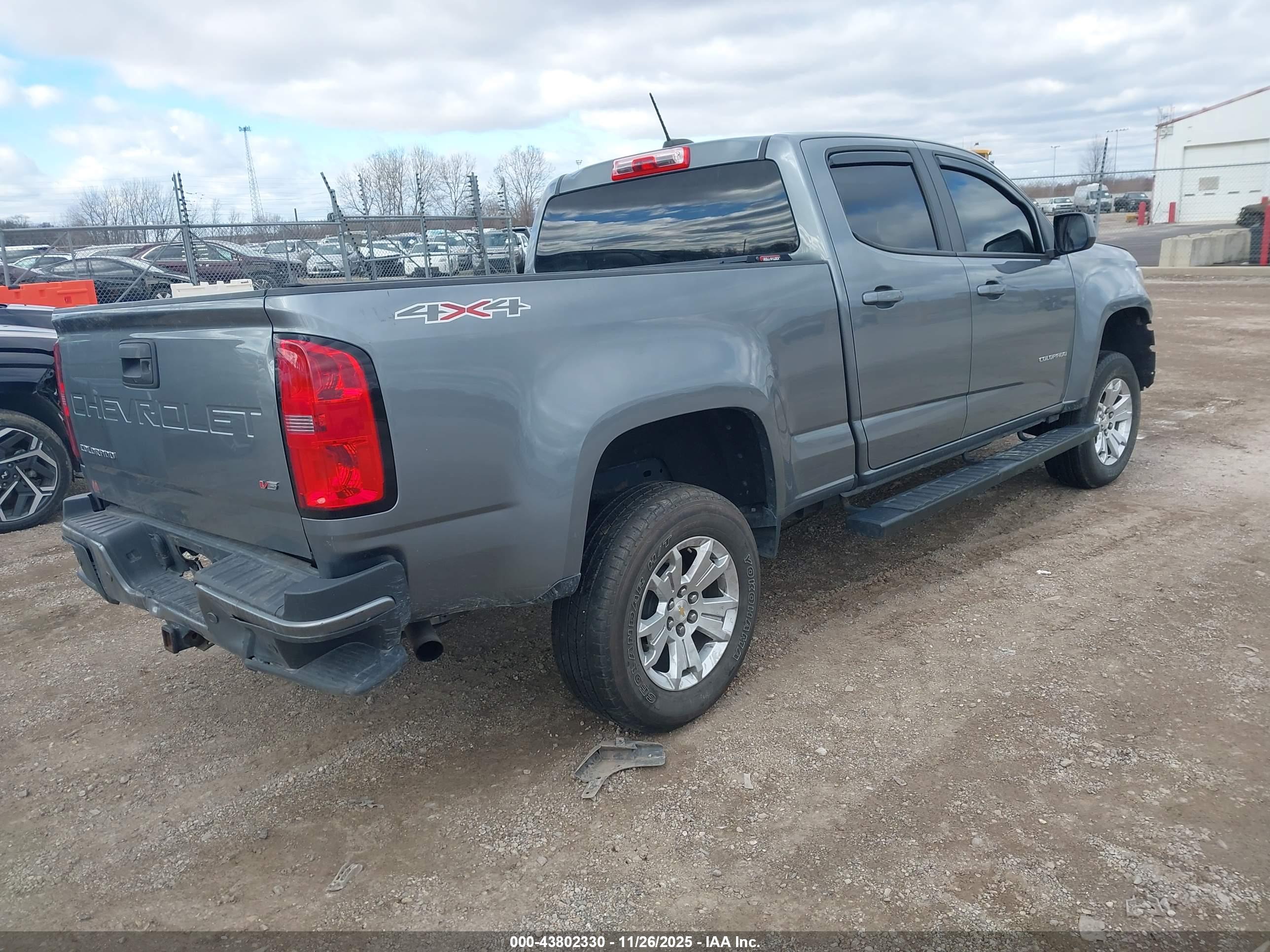 CHEVROLET COLORADO image 4