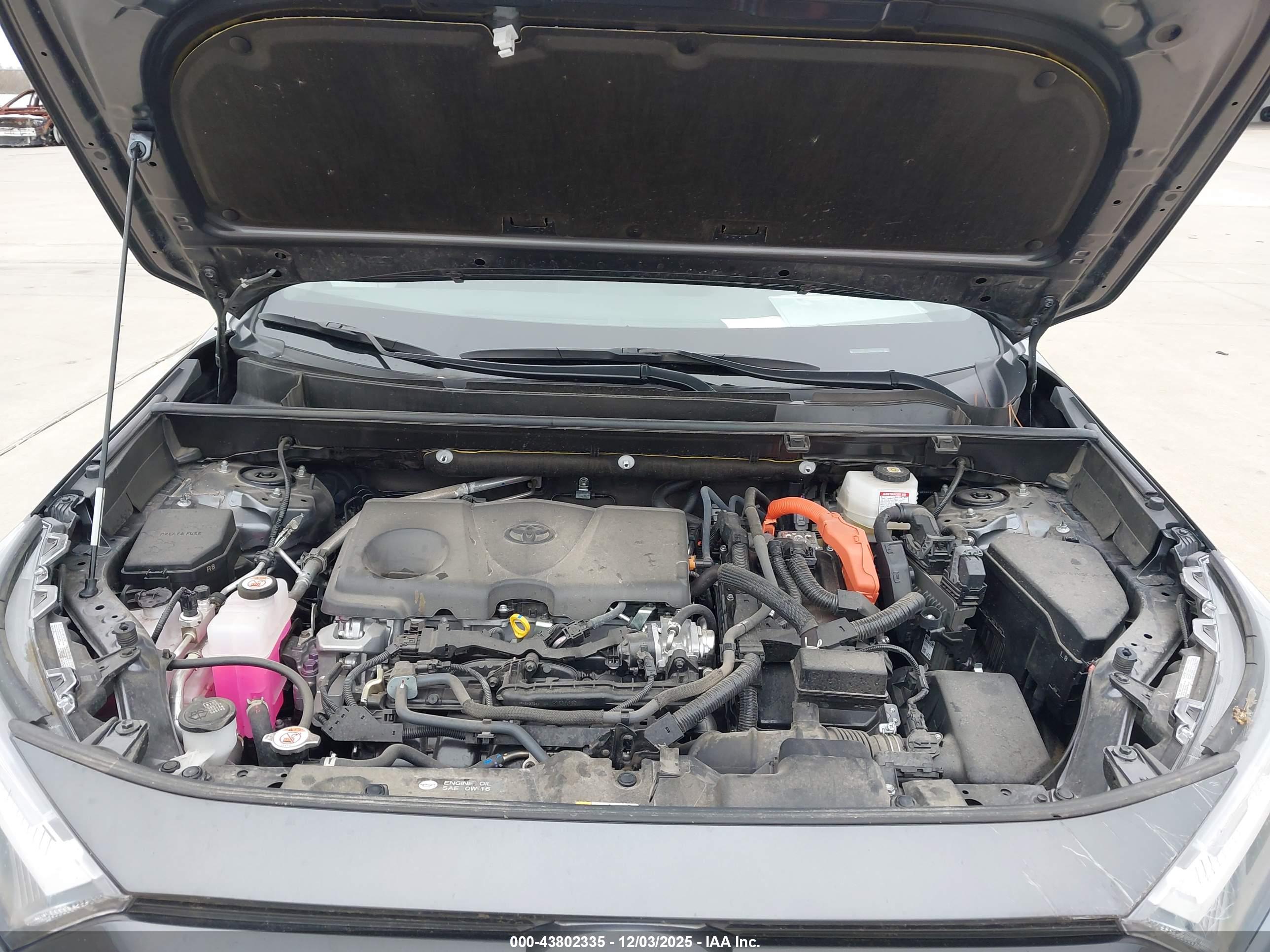 TOYOTA RAV4 image 10