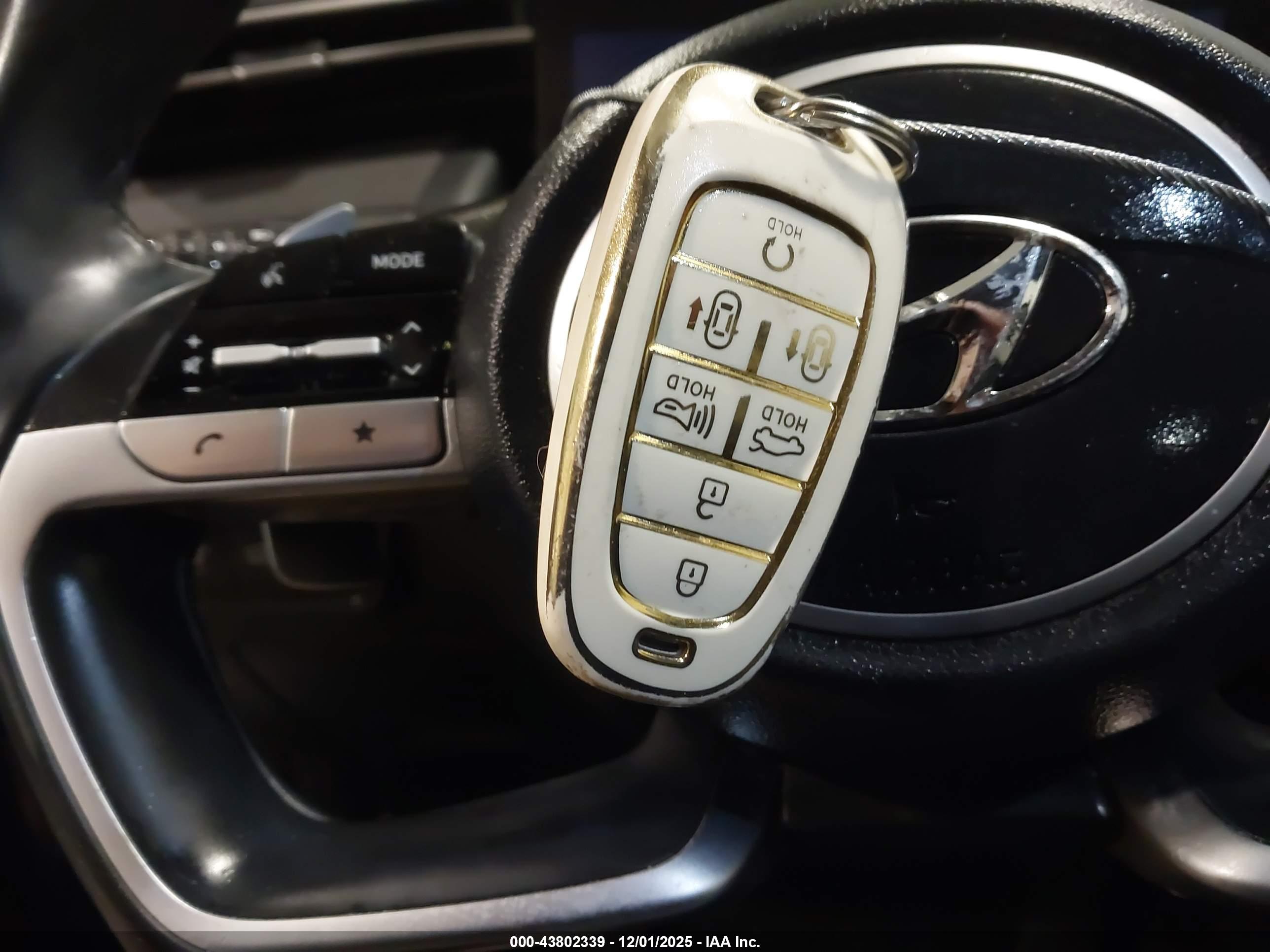 HYUNDAI TUCSON image 11