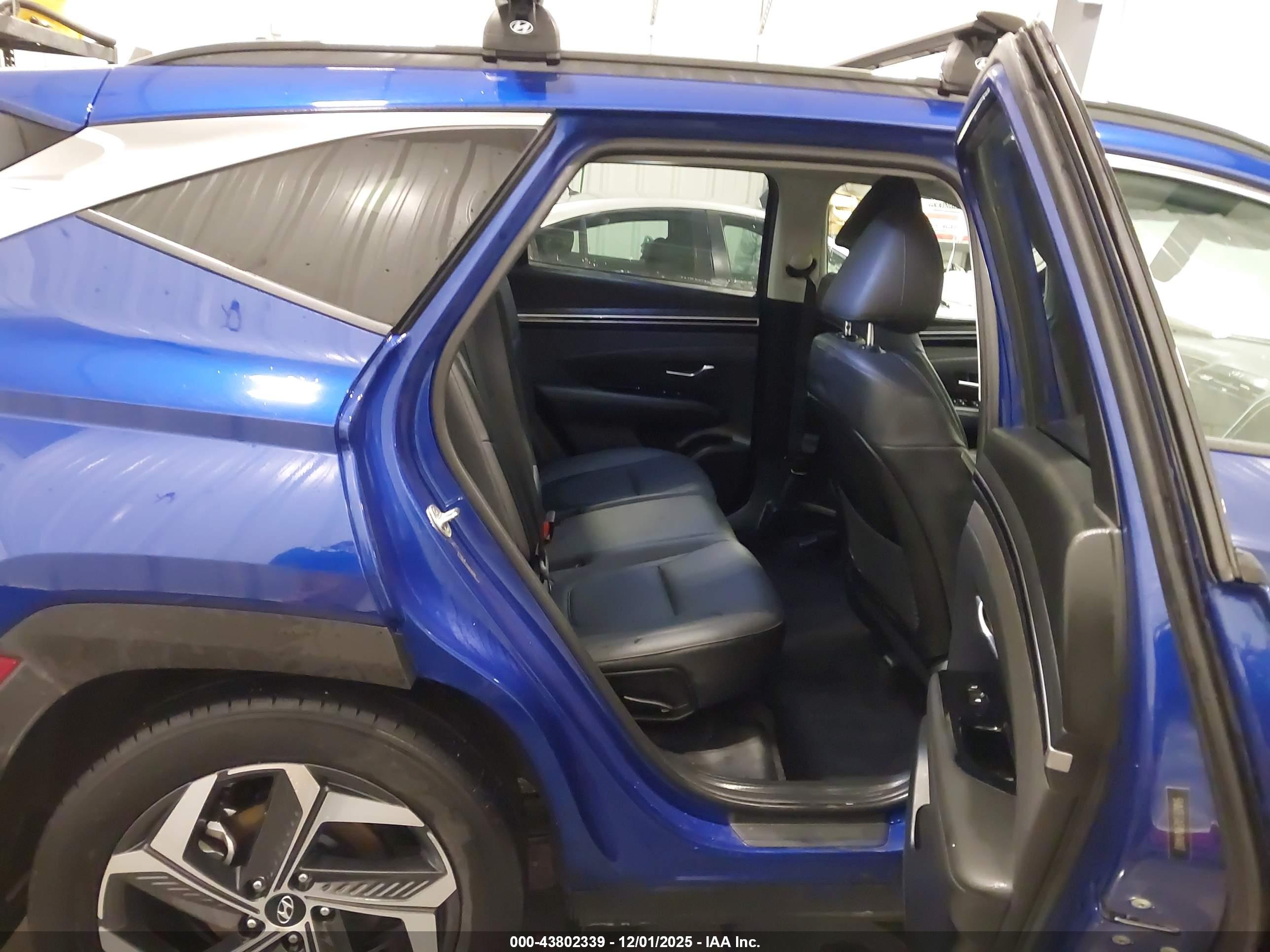 HYUNDAI TUCSON image 8
