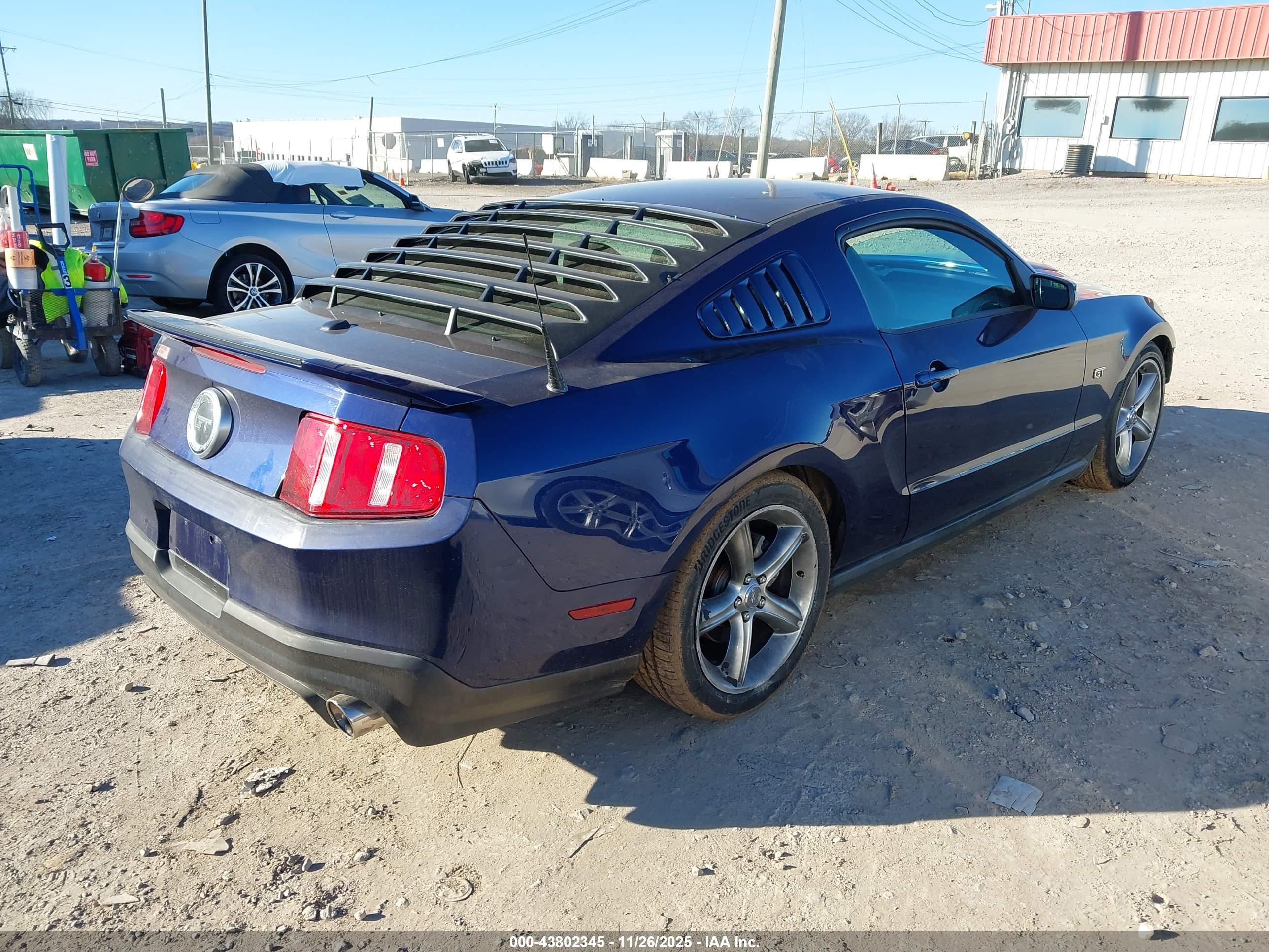 FORD MUSTANG image 4