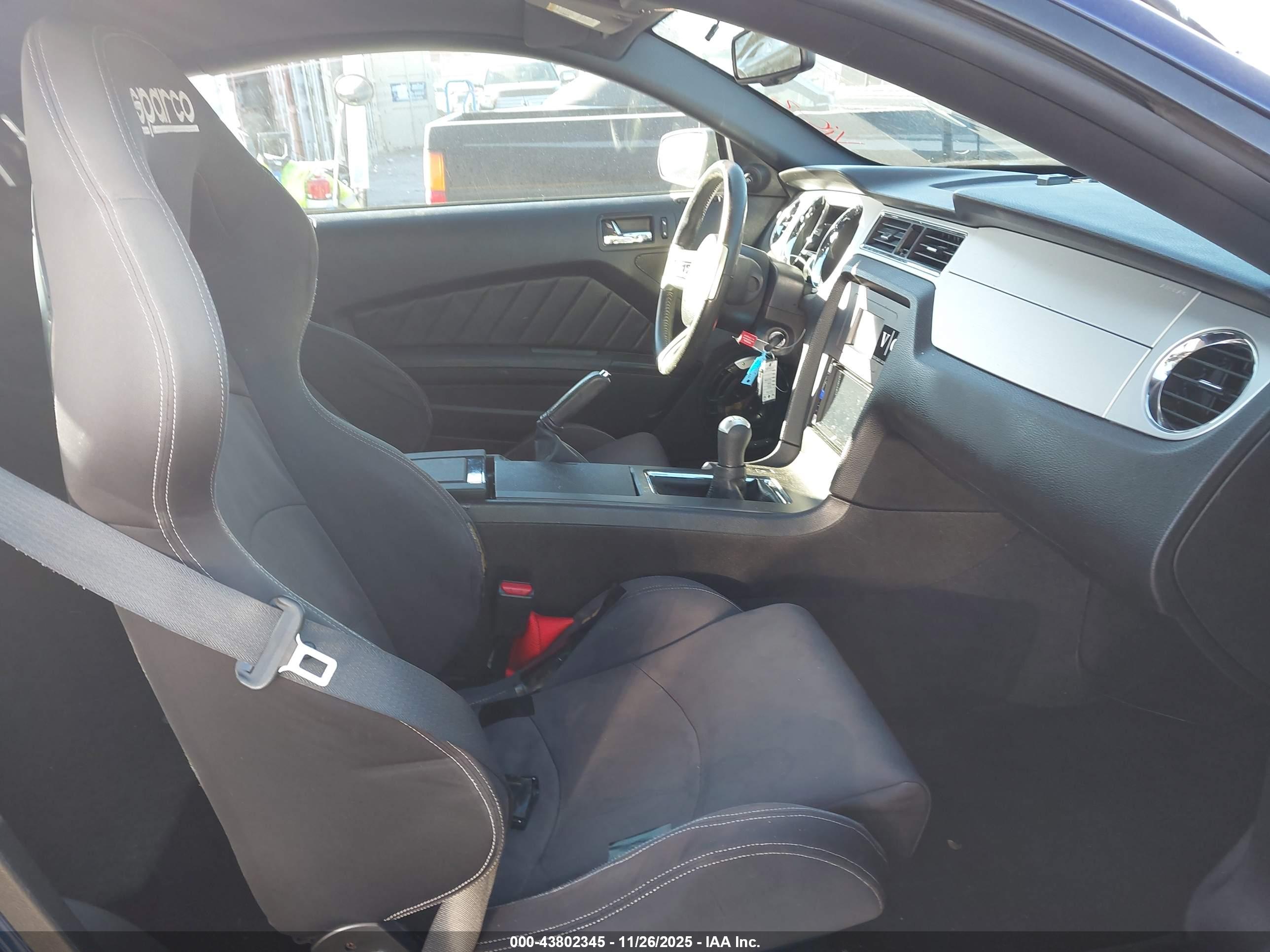FORD MUSTANG image 5