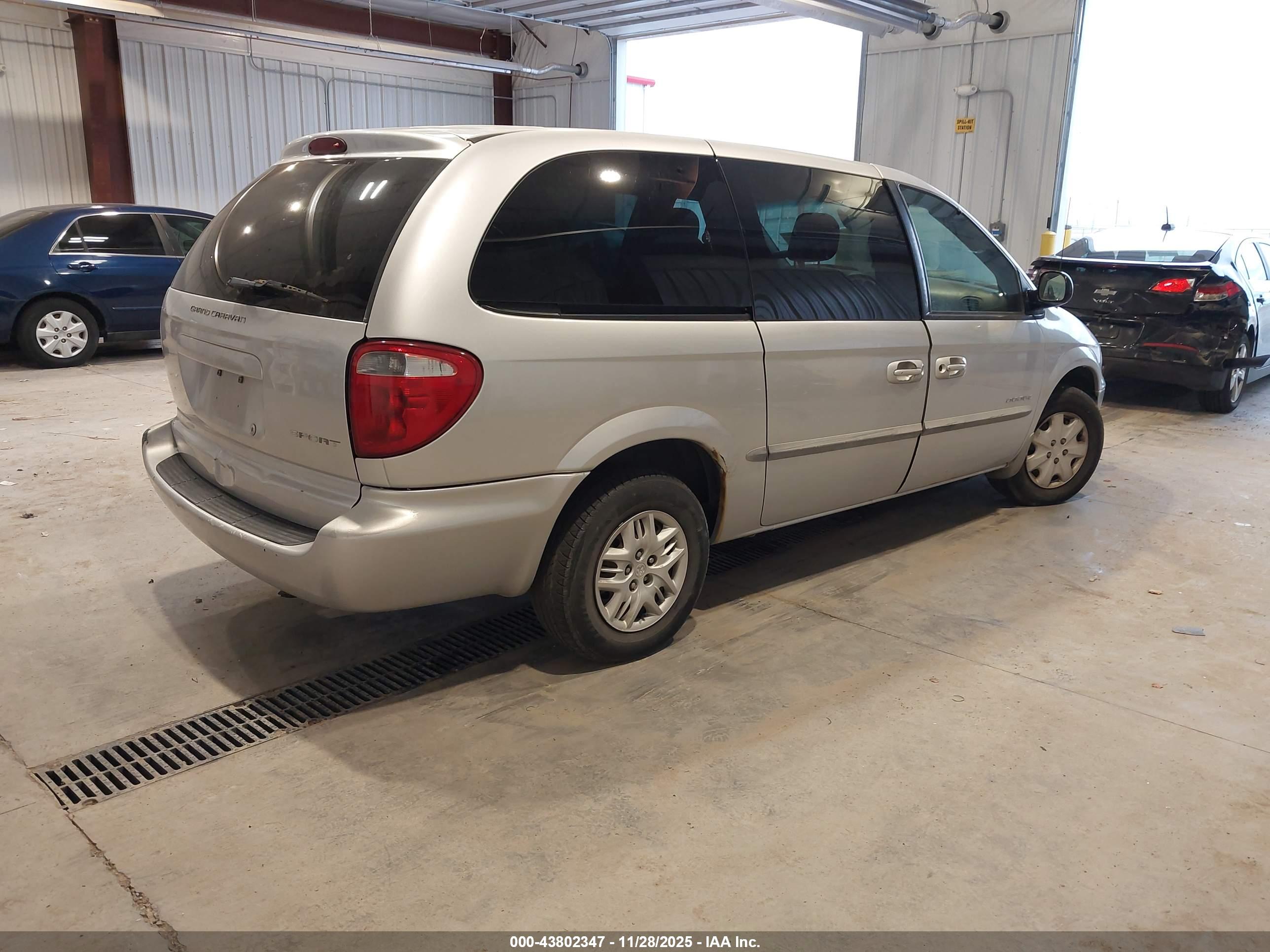 DODGE GRAND image 4