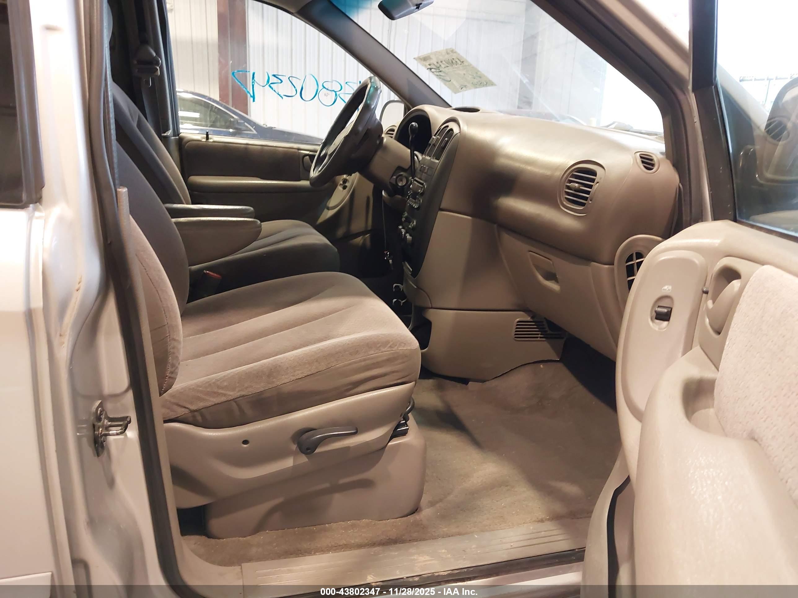 DODGE GRAND image 5