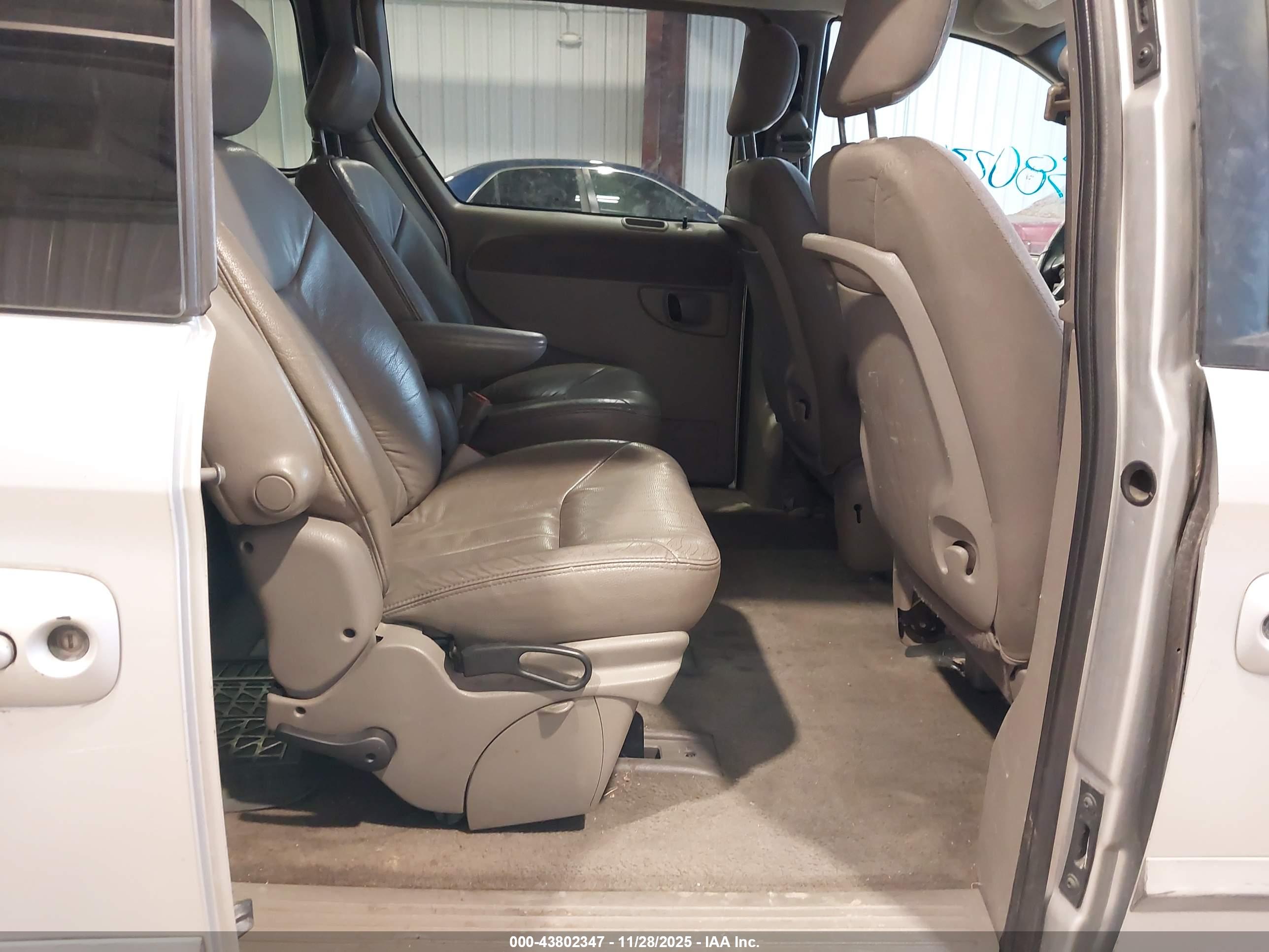 DODGE GRAND image 8