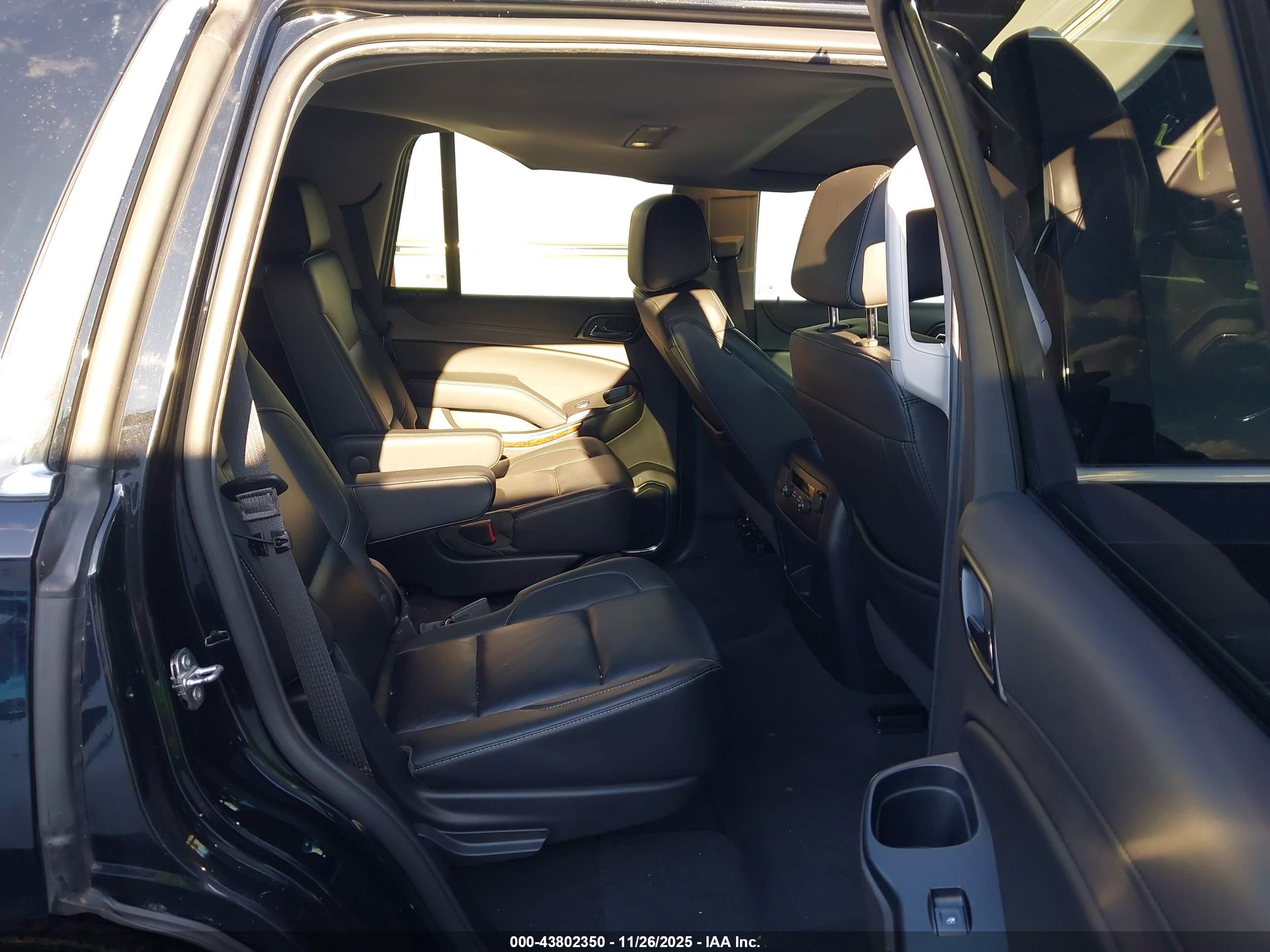 CHEVROLET TAHOE image 8