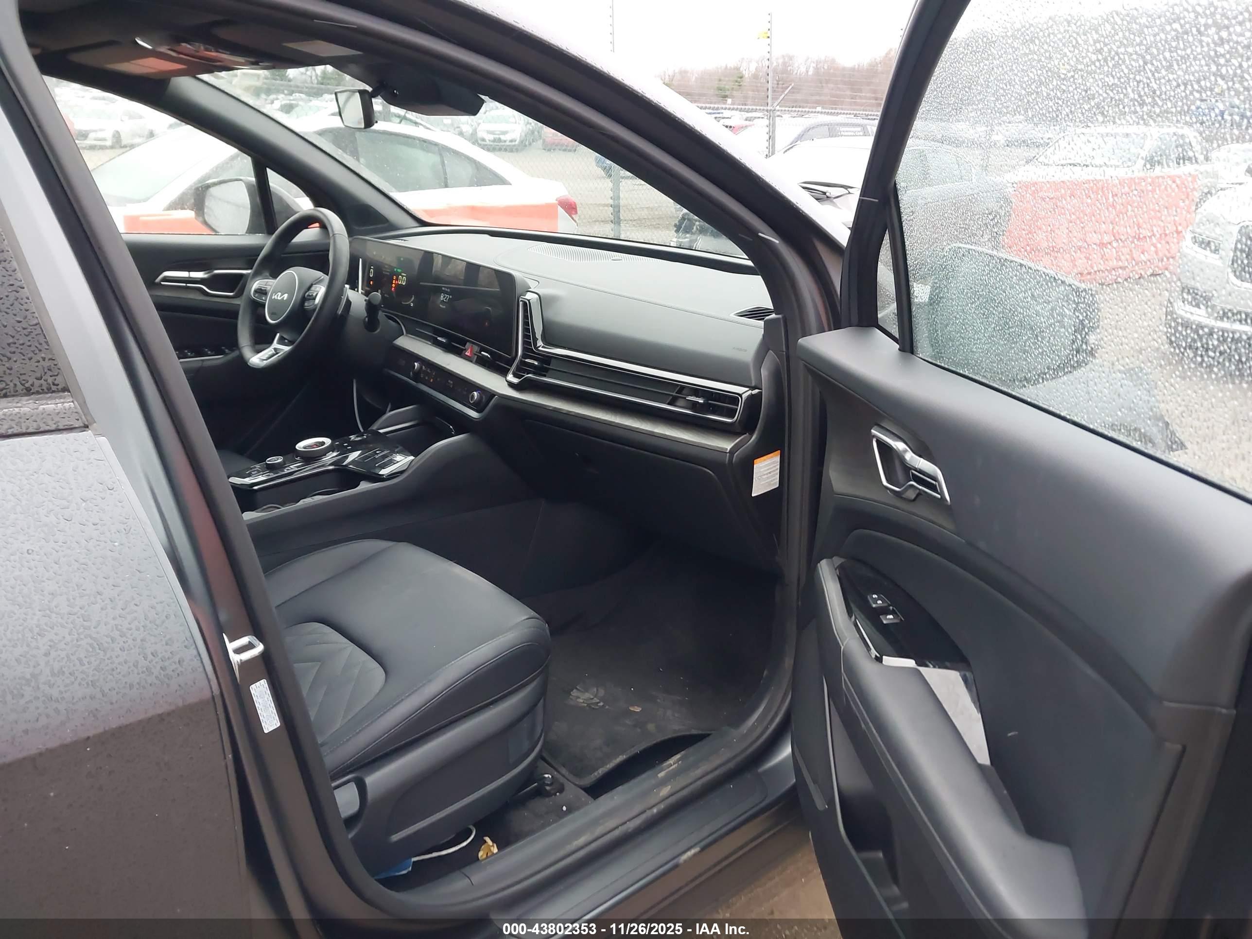 KIA SPORTAGE image 5