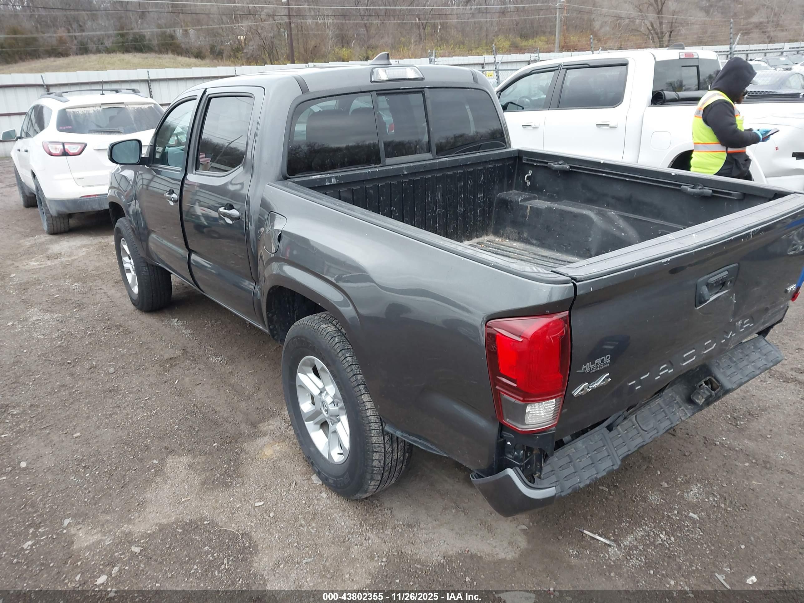 TOYOTA TACOMA image 3