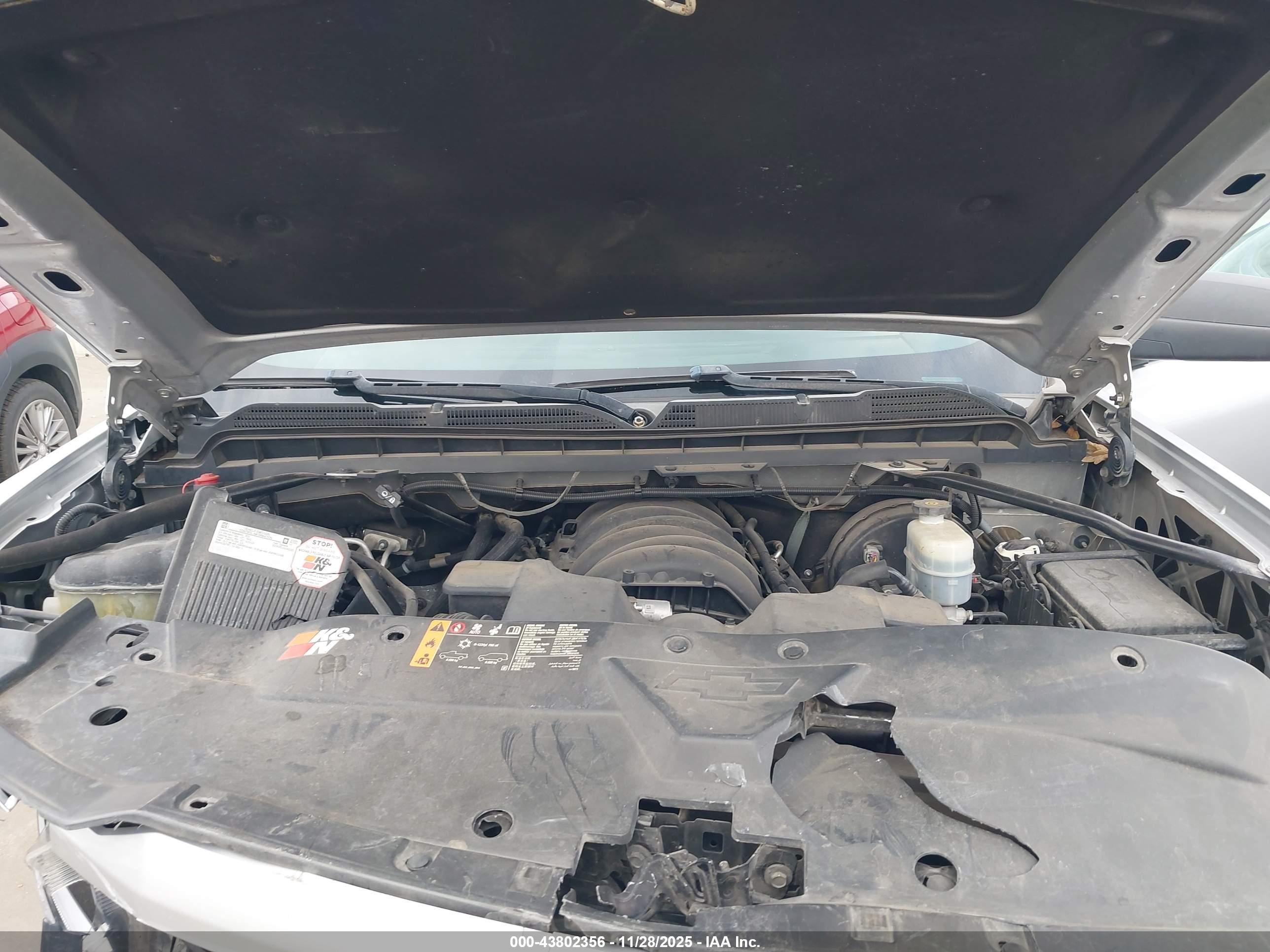 CHEVROLET SILVERADO image 10
