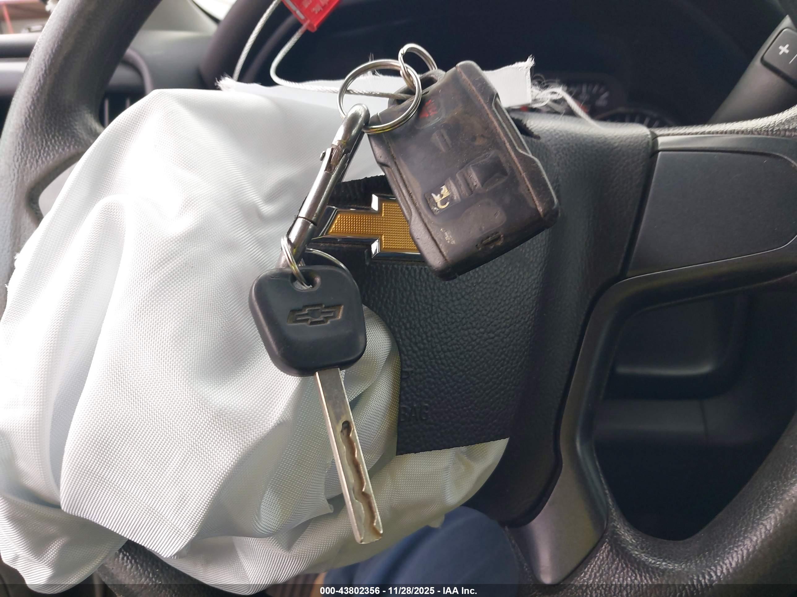CHEVROLET SILVERADO image 11