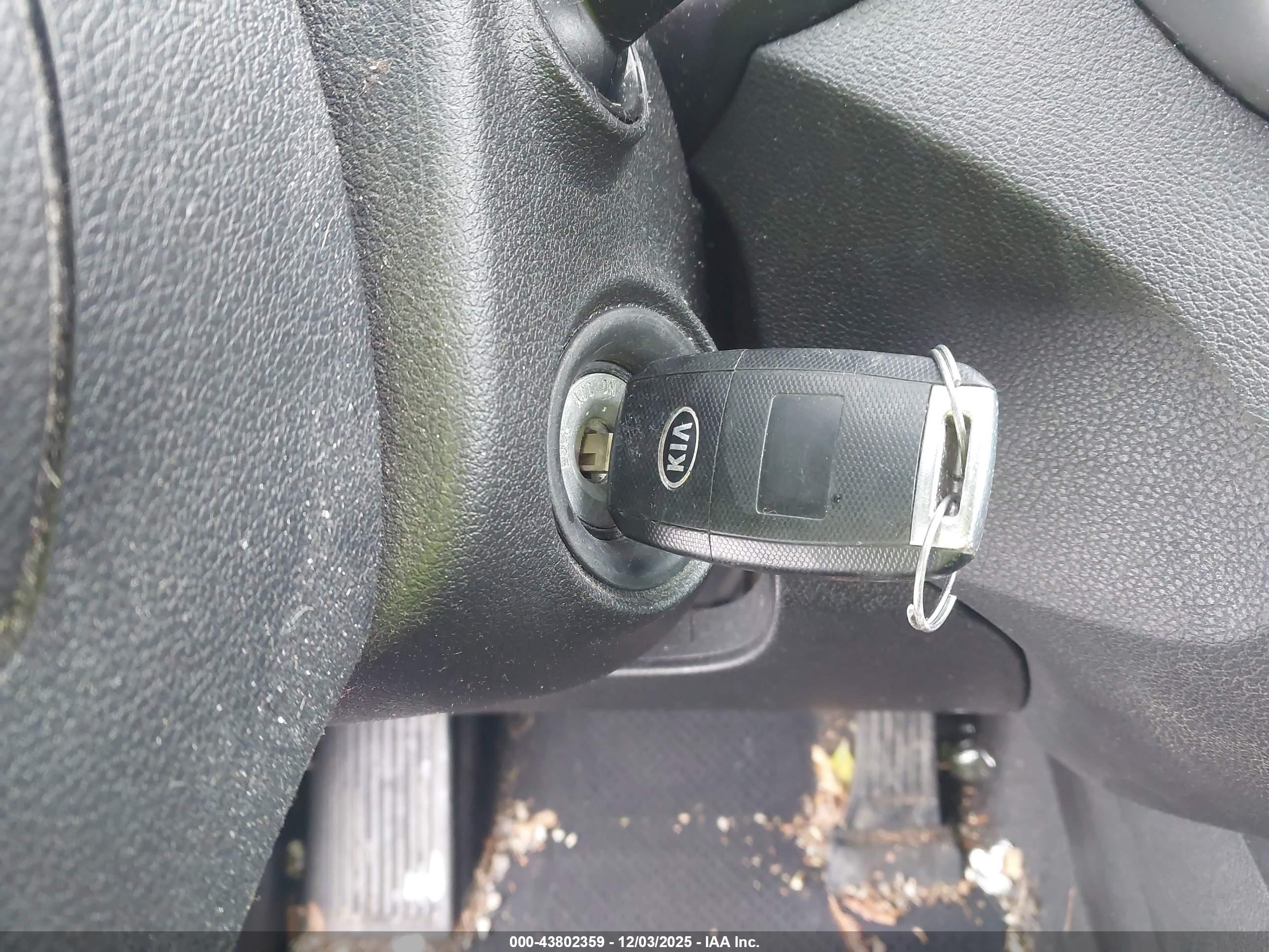 KIA SORENTO image 11