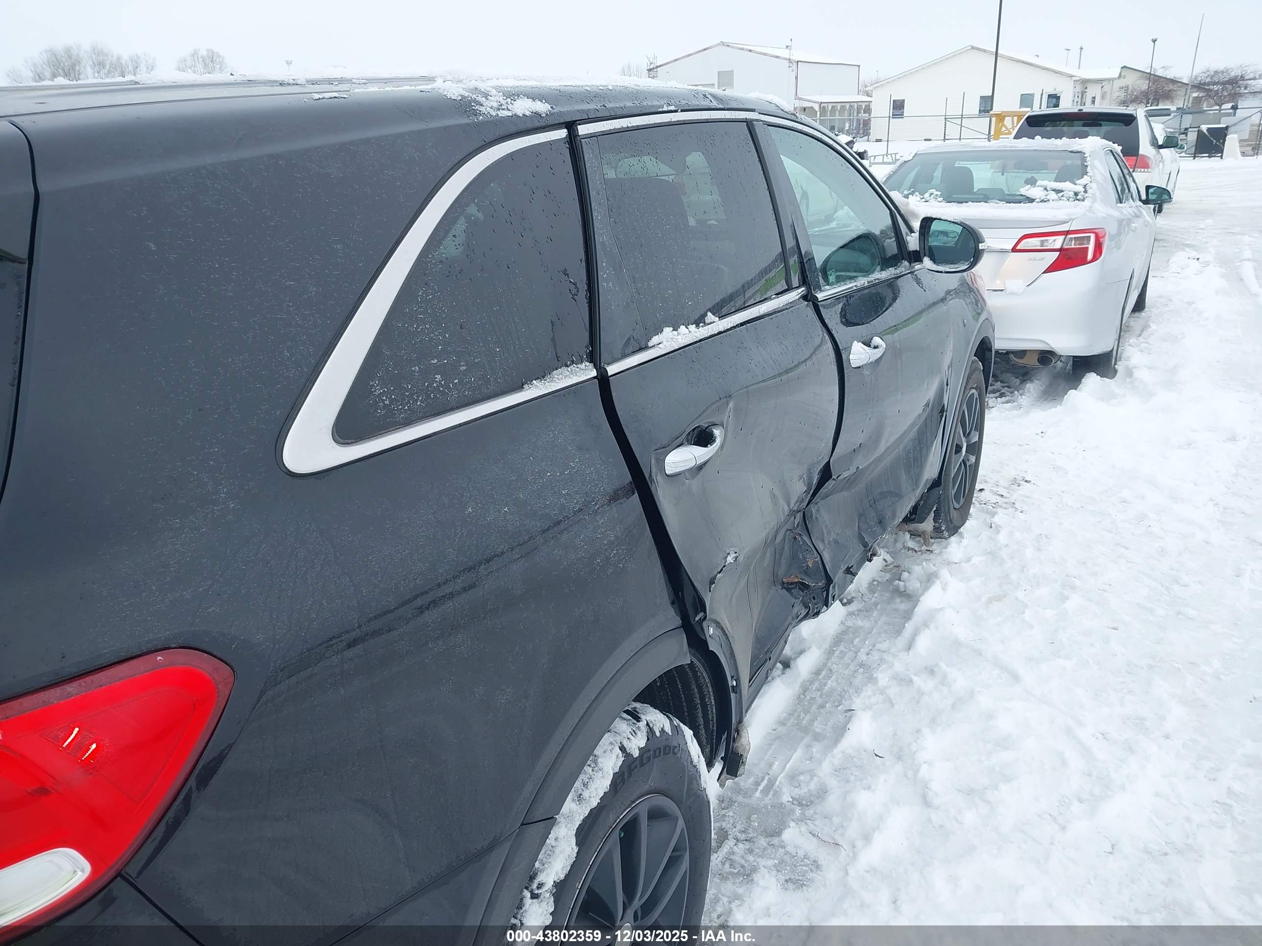 KIA SORENTO image 6