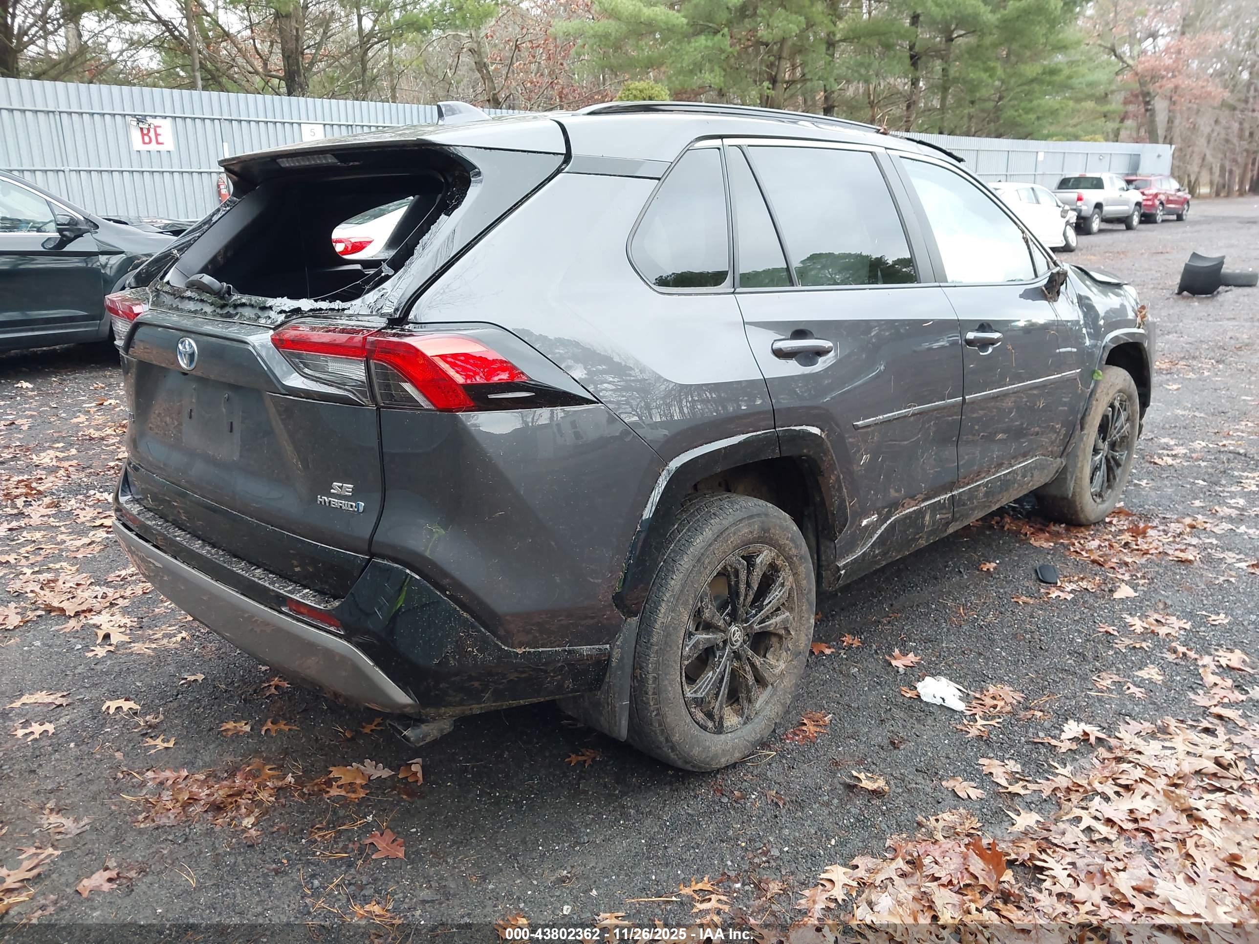 TOYOTA RAV4 image 4