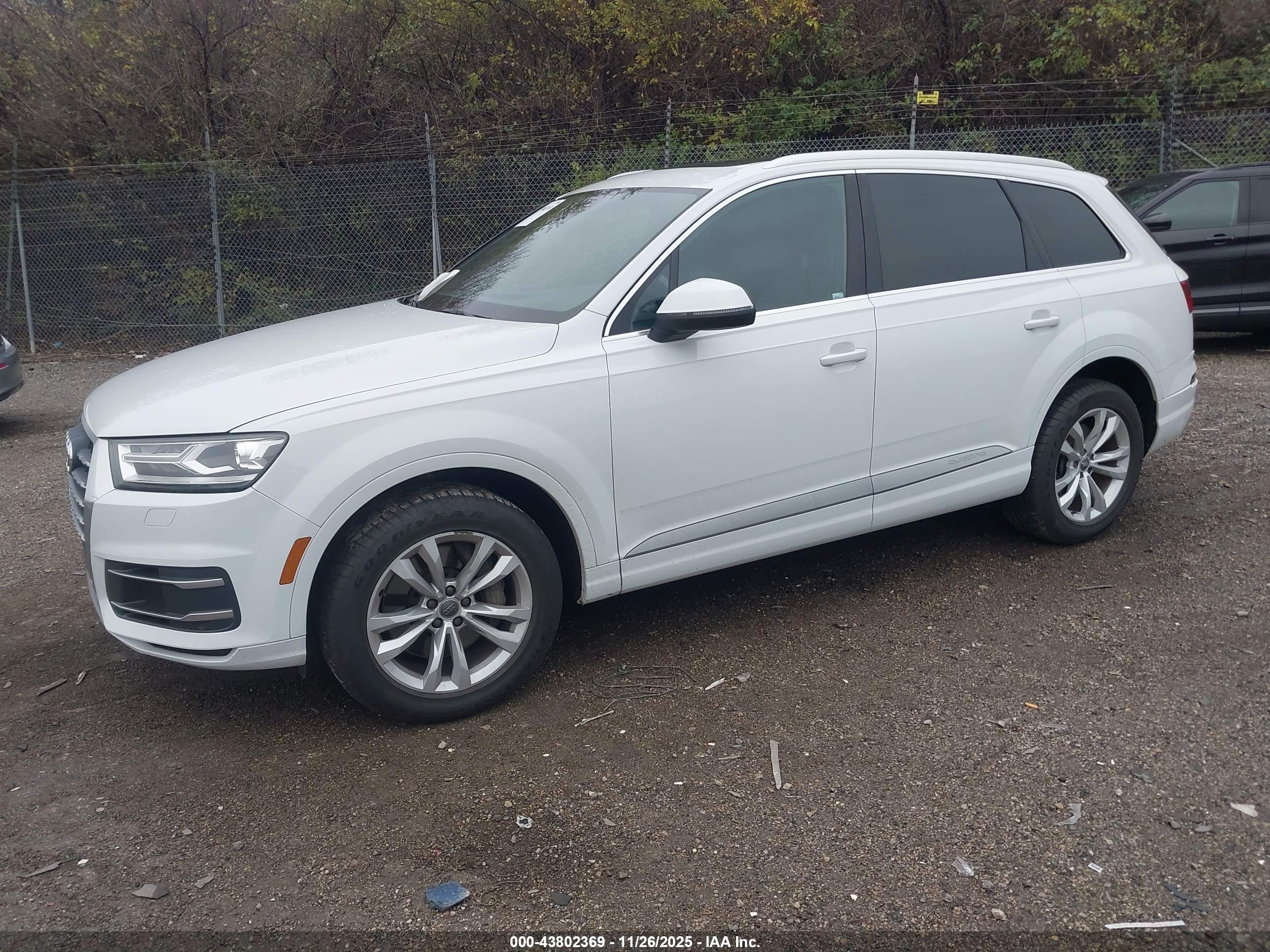 AUDI Q7 image 2