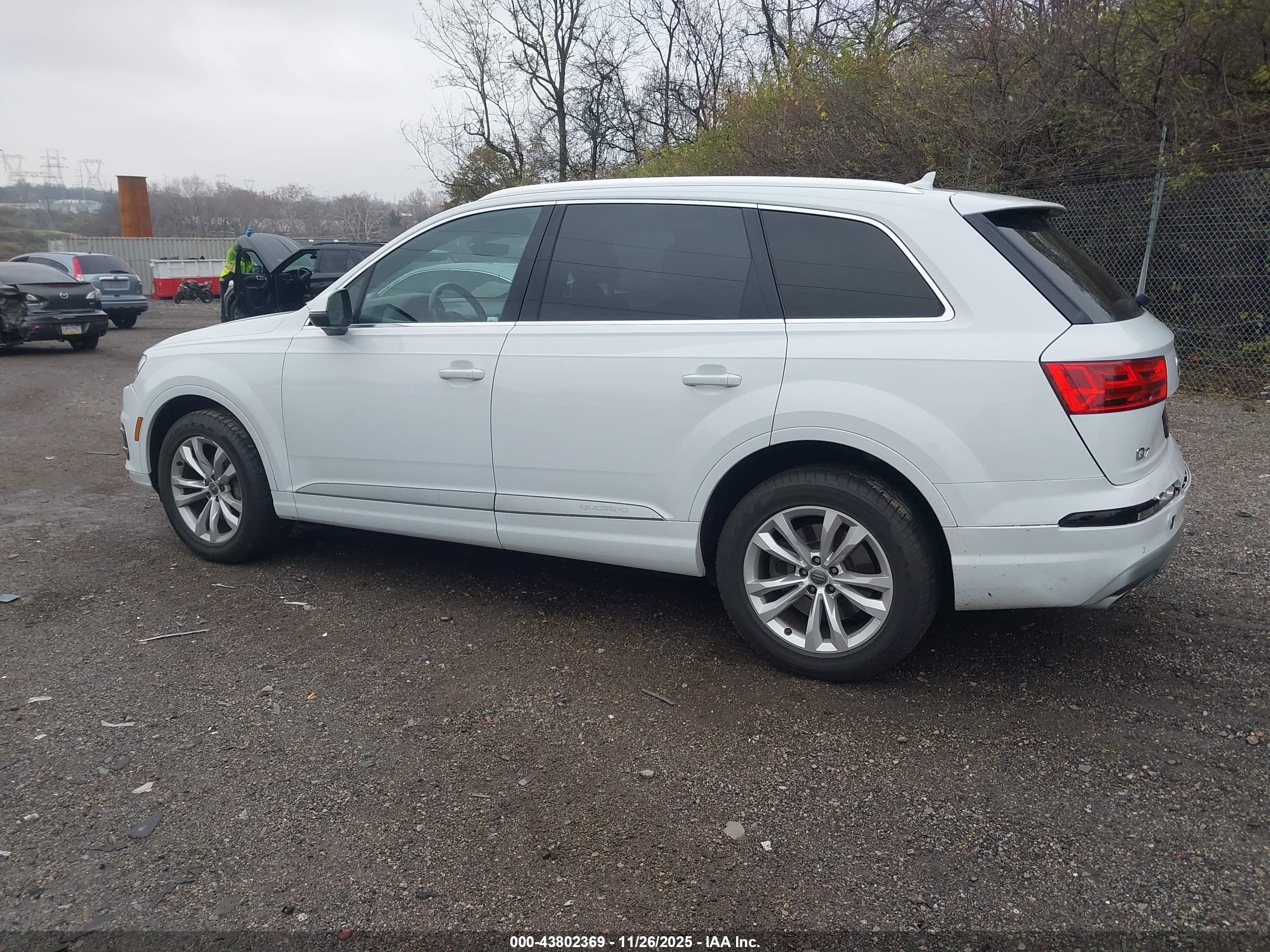 AUDI Q7 image 3