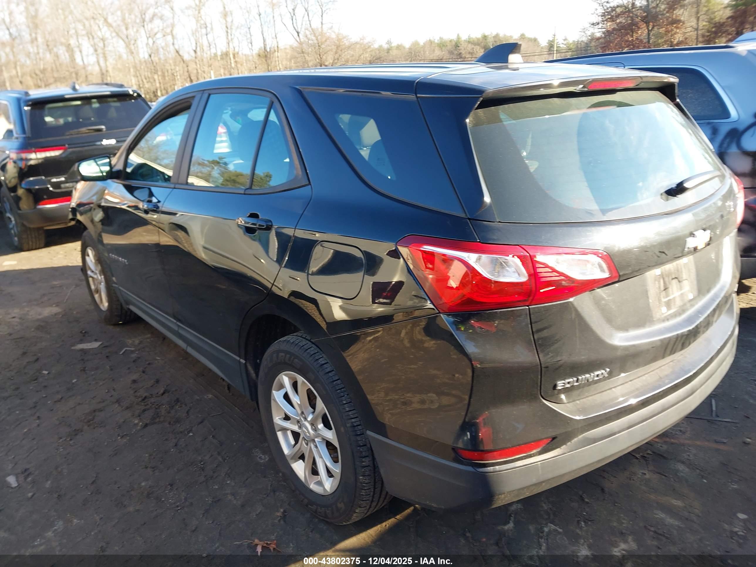 CHEVROLET EQUINOX image 3