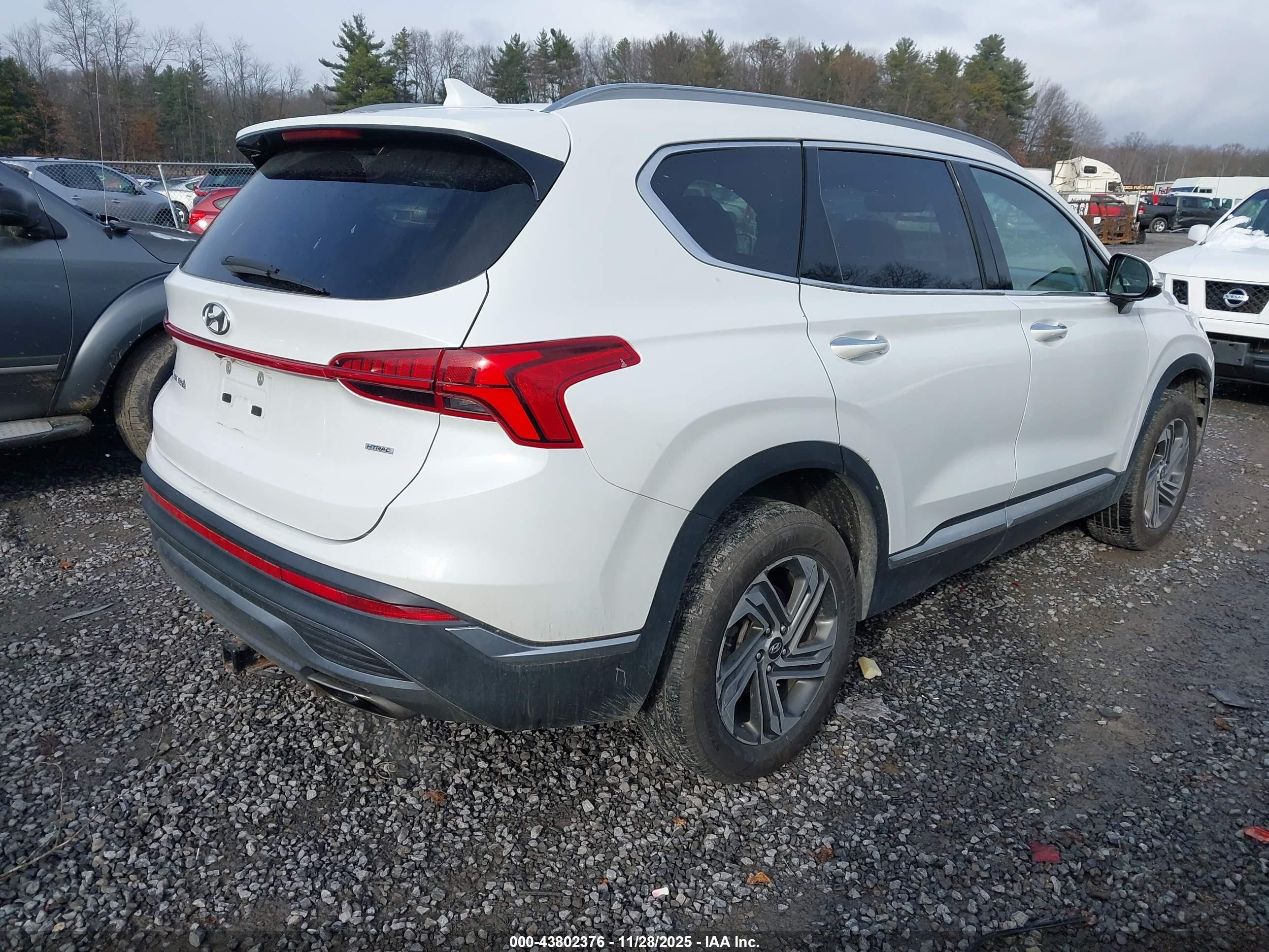 HYUNDAI SANTA image 4