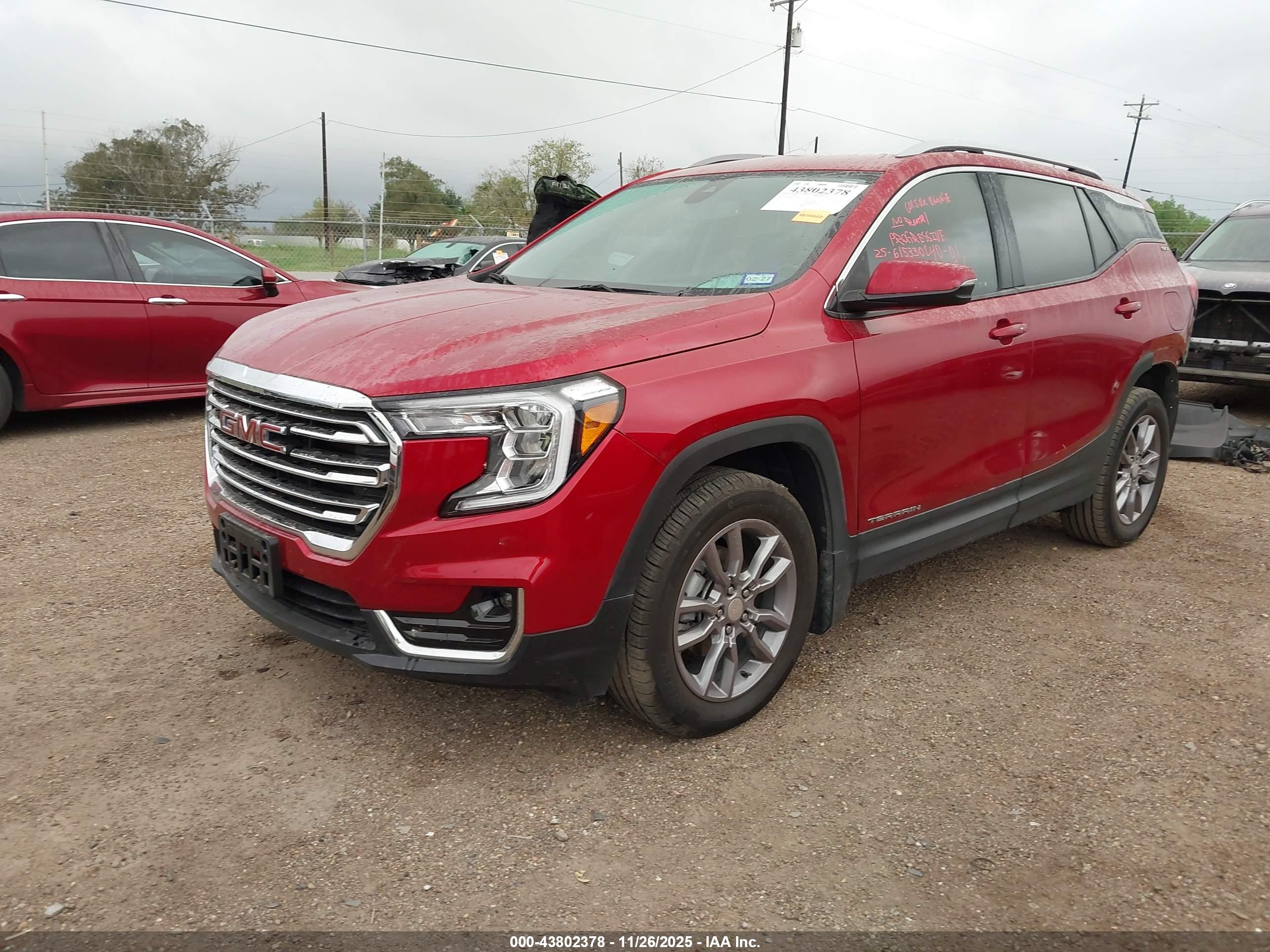 GMC TERRAIN image 2