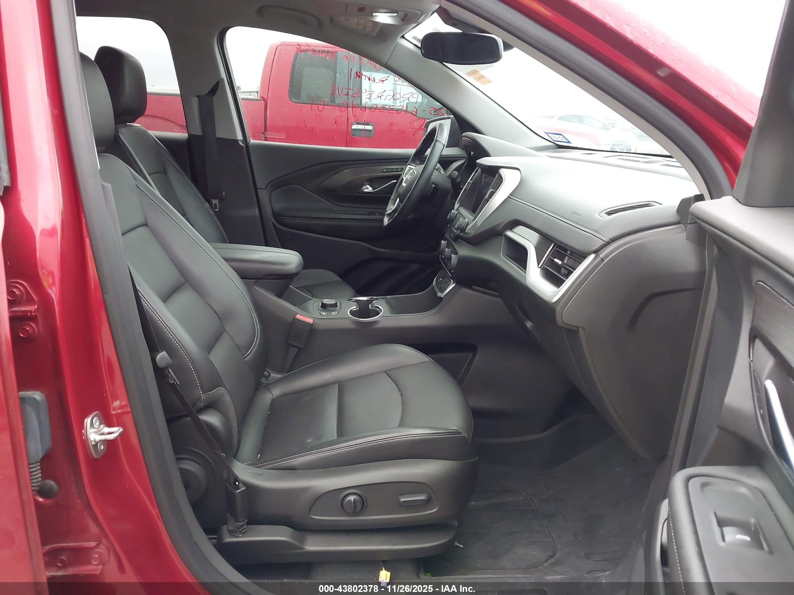 GMC TERRAIN image 5