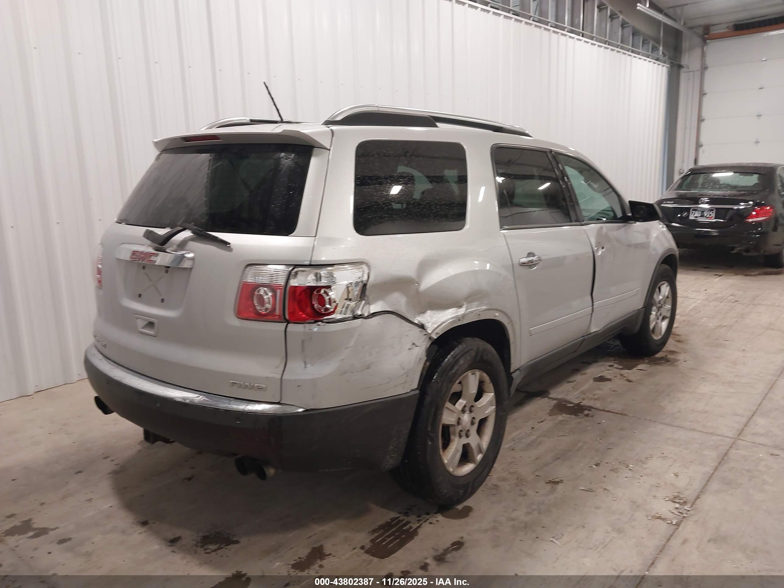 GMC ACADIA image 4
