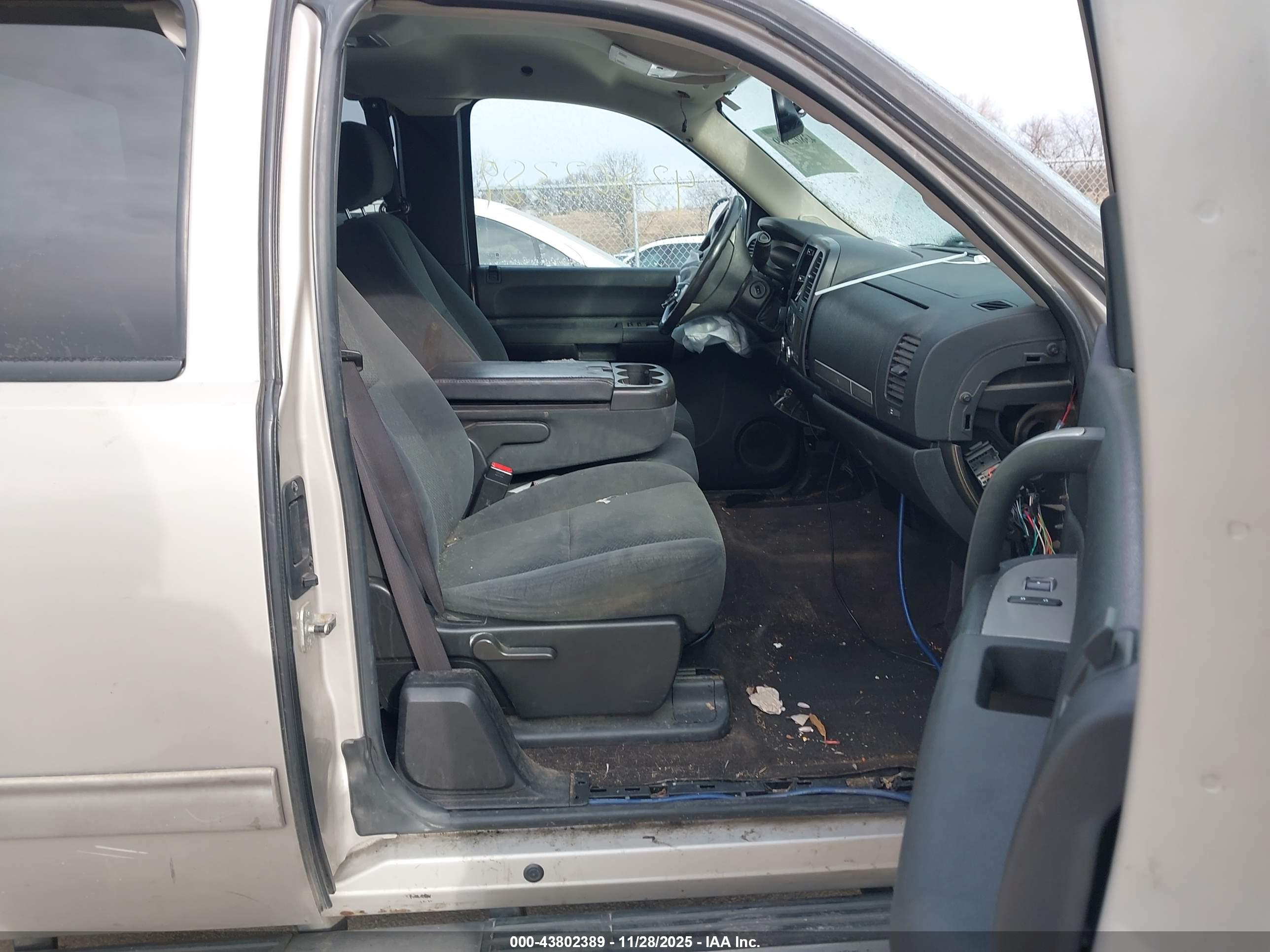 GMC SIERRA image 5