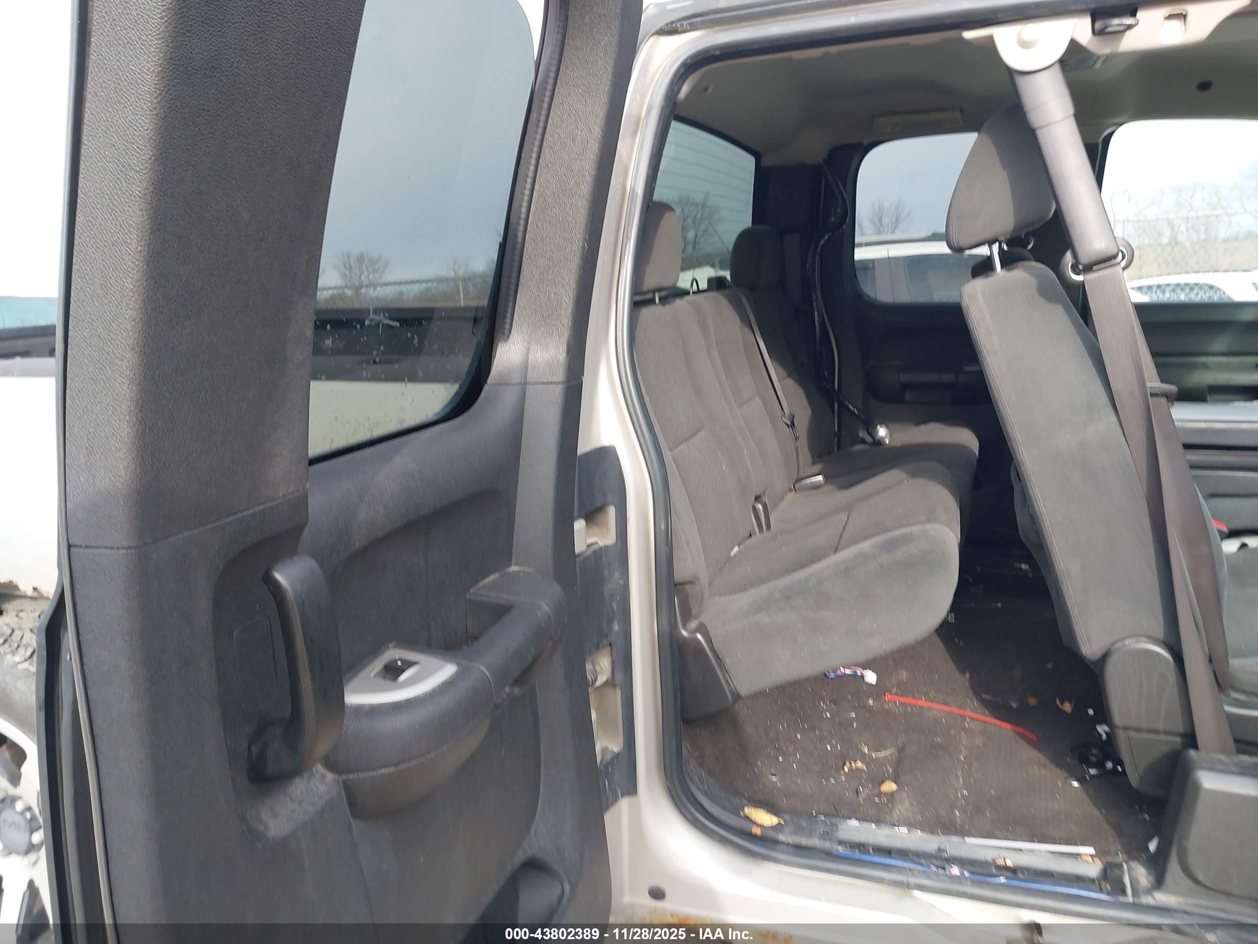 GMC SIERRA image 8