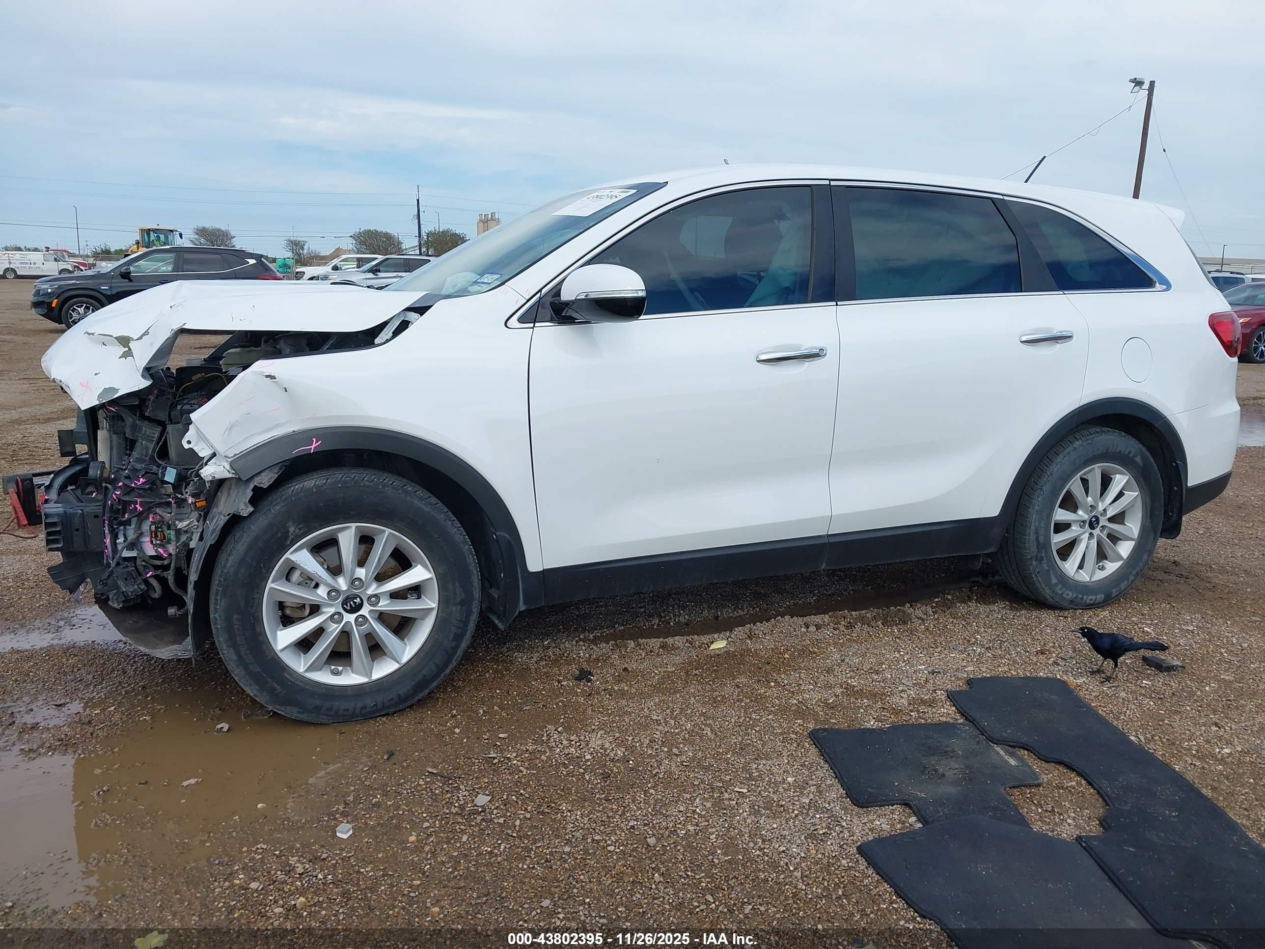 KIA SORENTO image 2