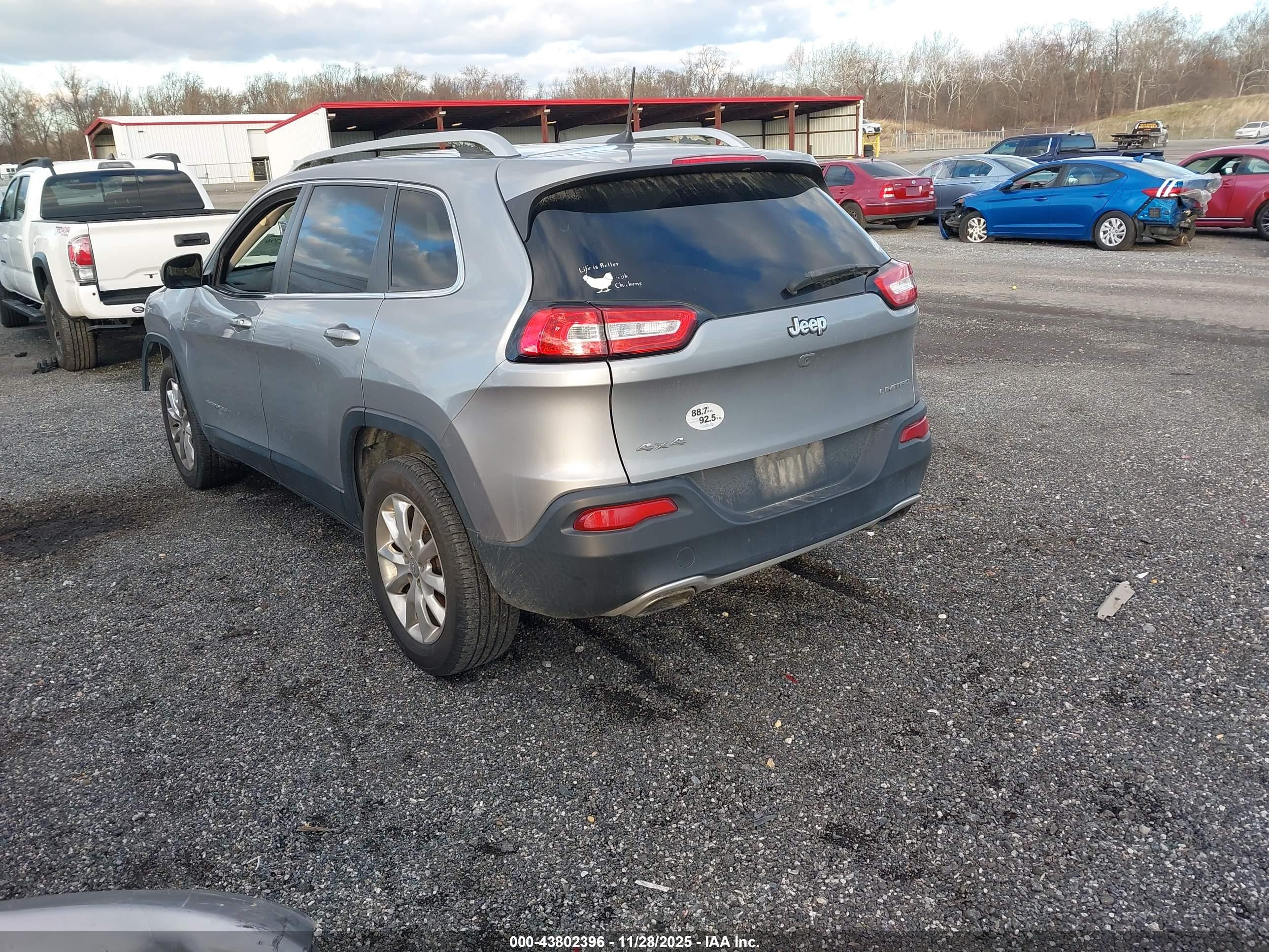 JEEP CHEROKEE image 3