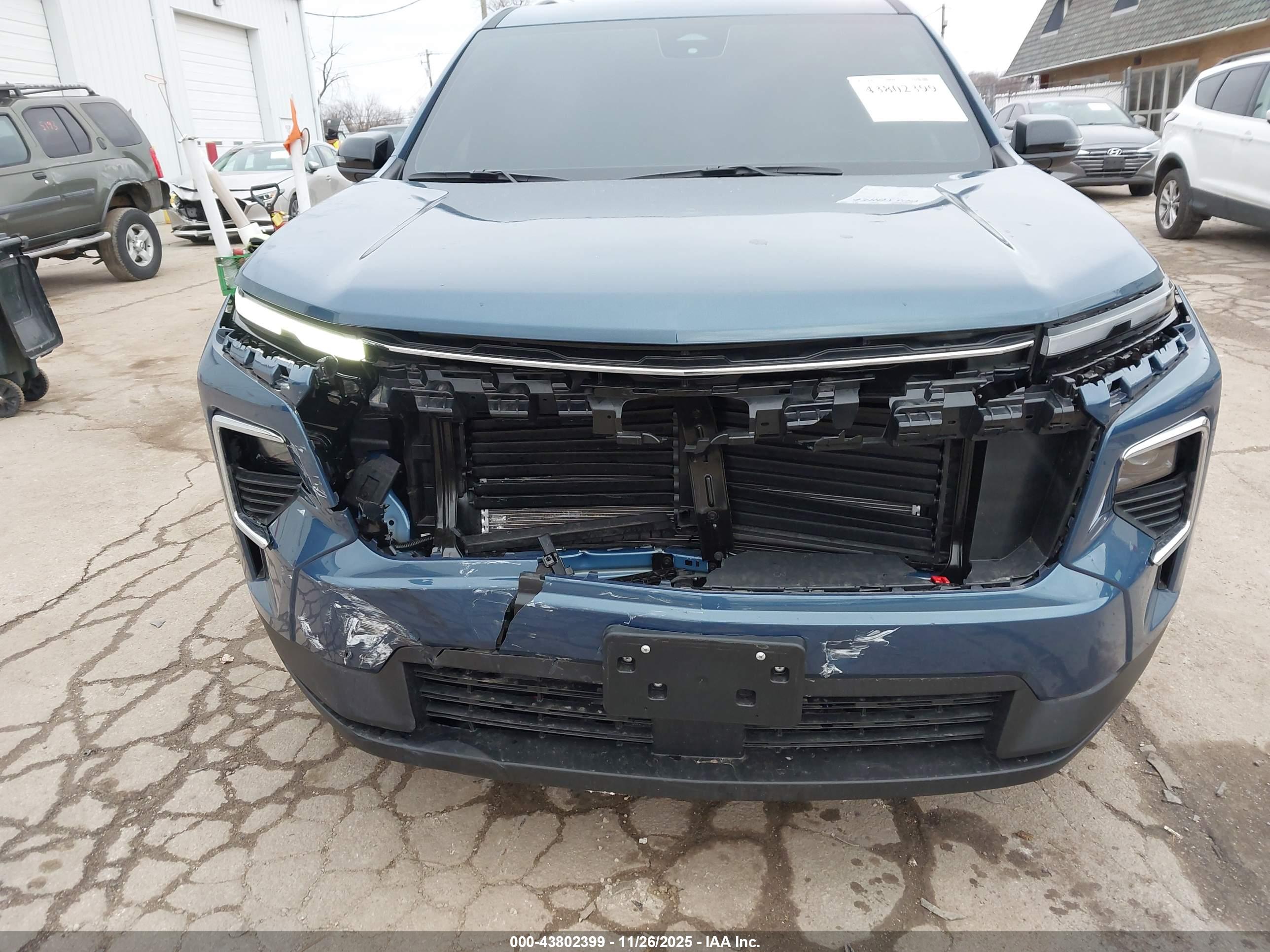 CHEVROLET TRAVERSE image 6
