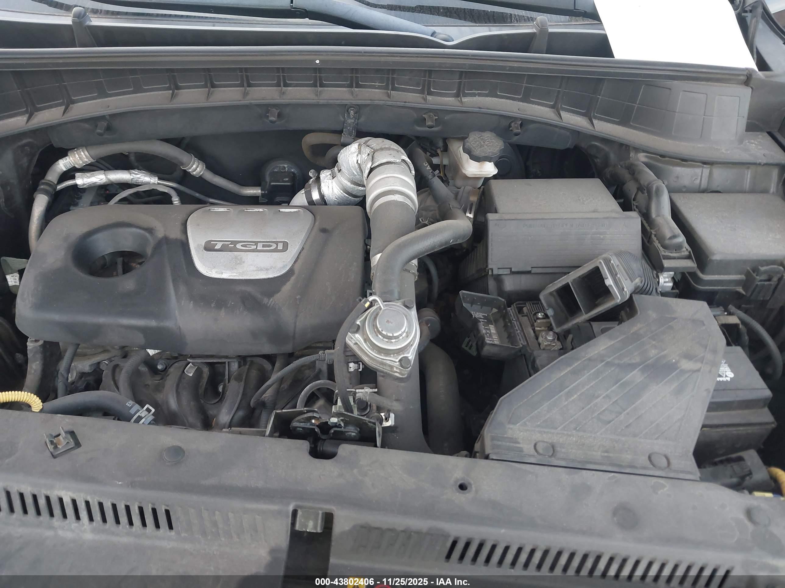 HYUNDAI TUCSON image 10