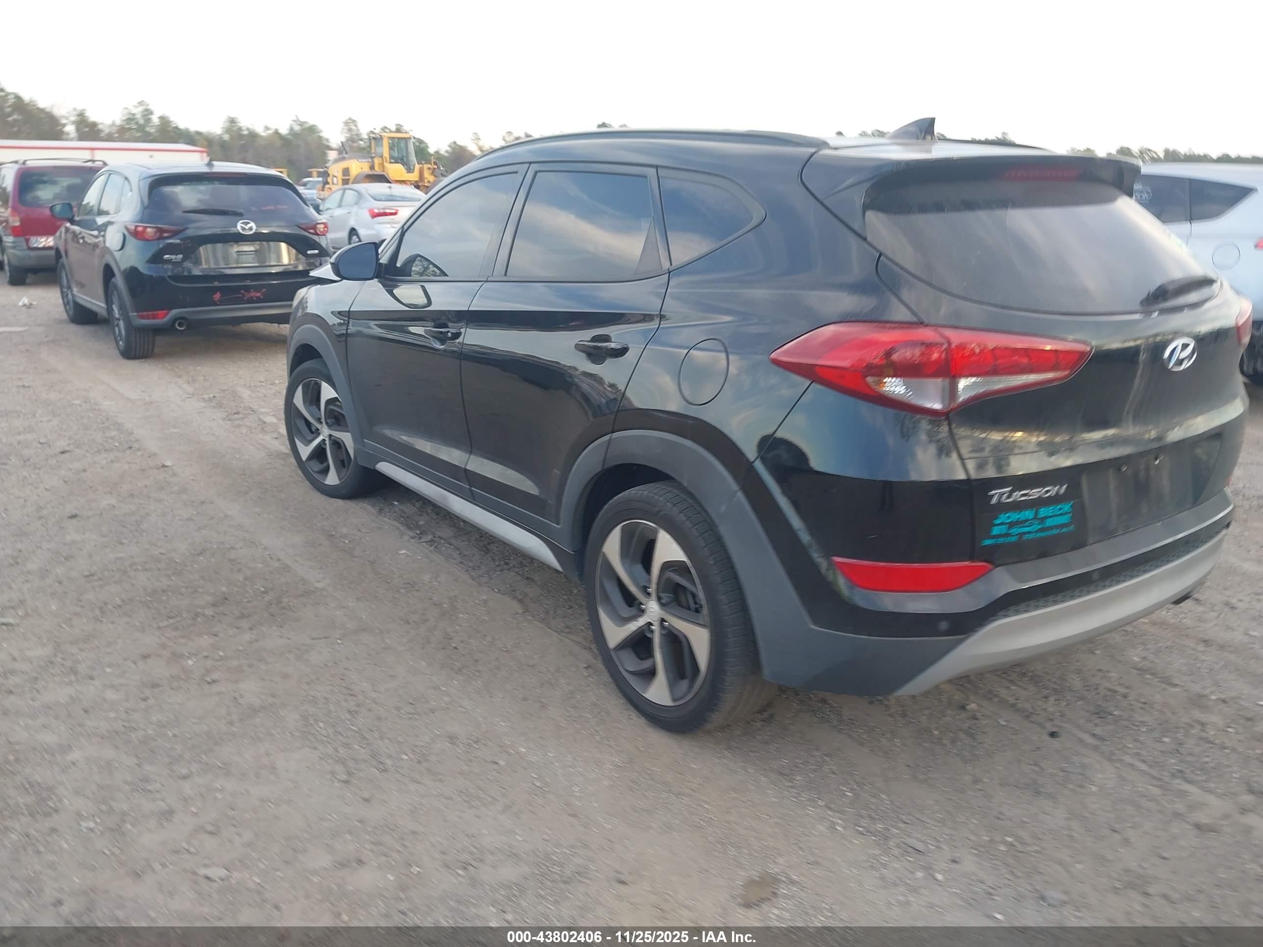 HYUNDAI TUCSON image 3