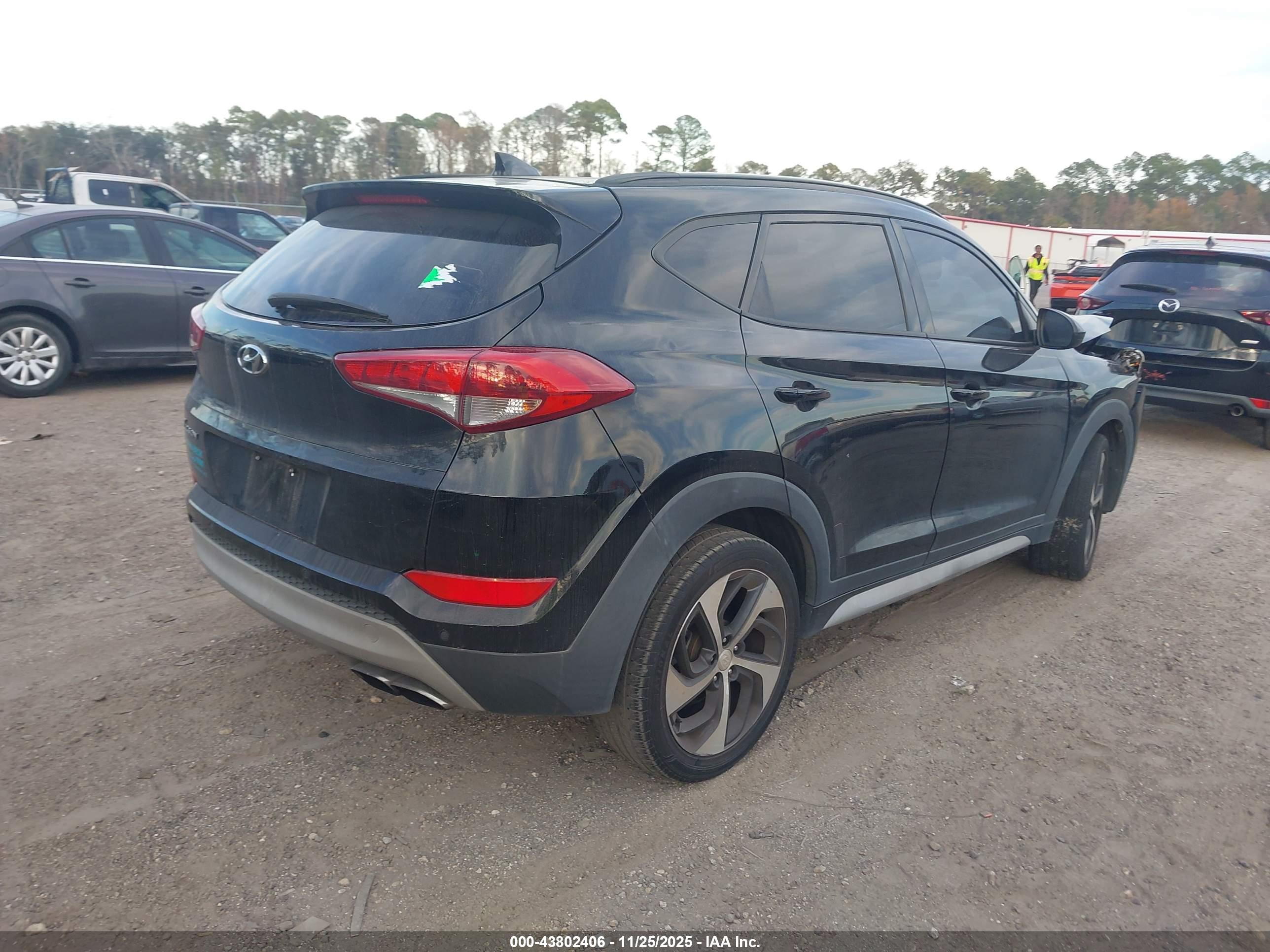 HYUNDAI TUCSON image 4