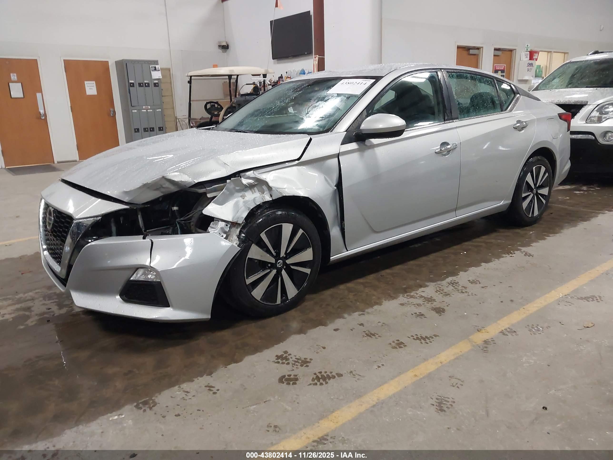 NISSAN ALTIMA image 2