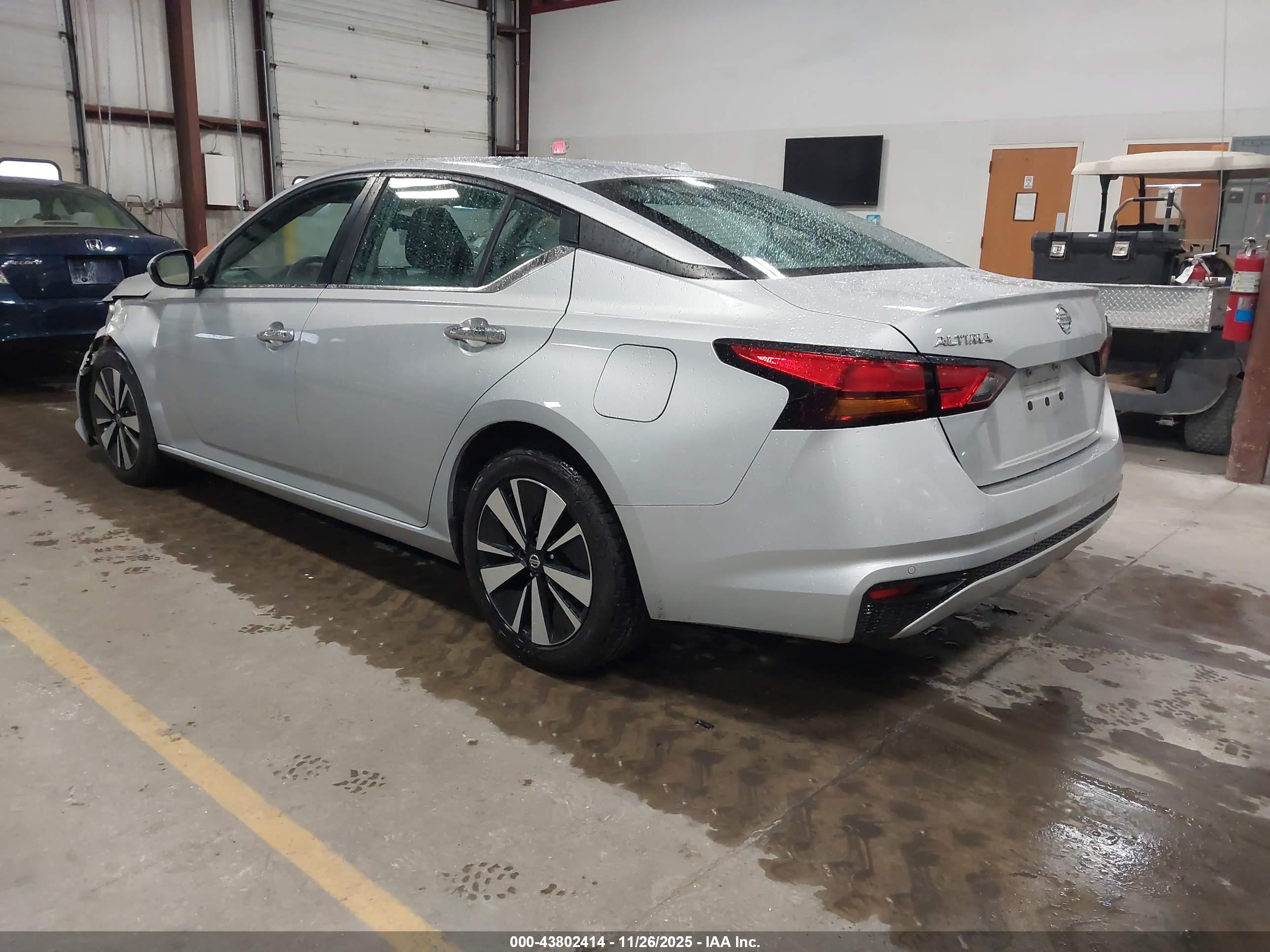 NISSAN ALTIMA image 3