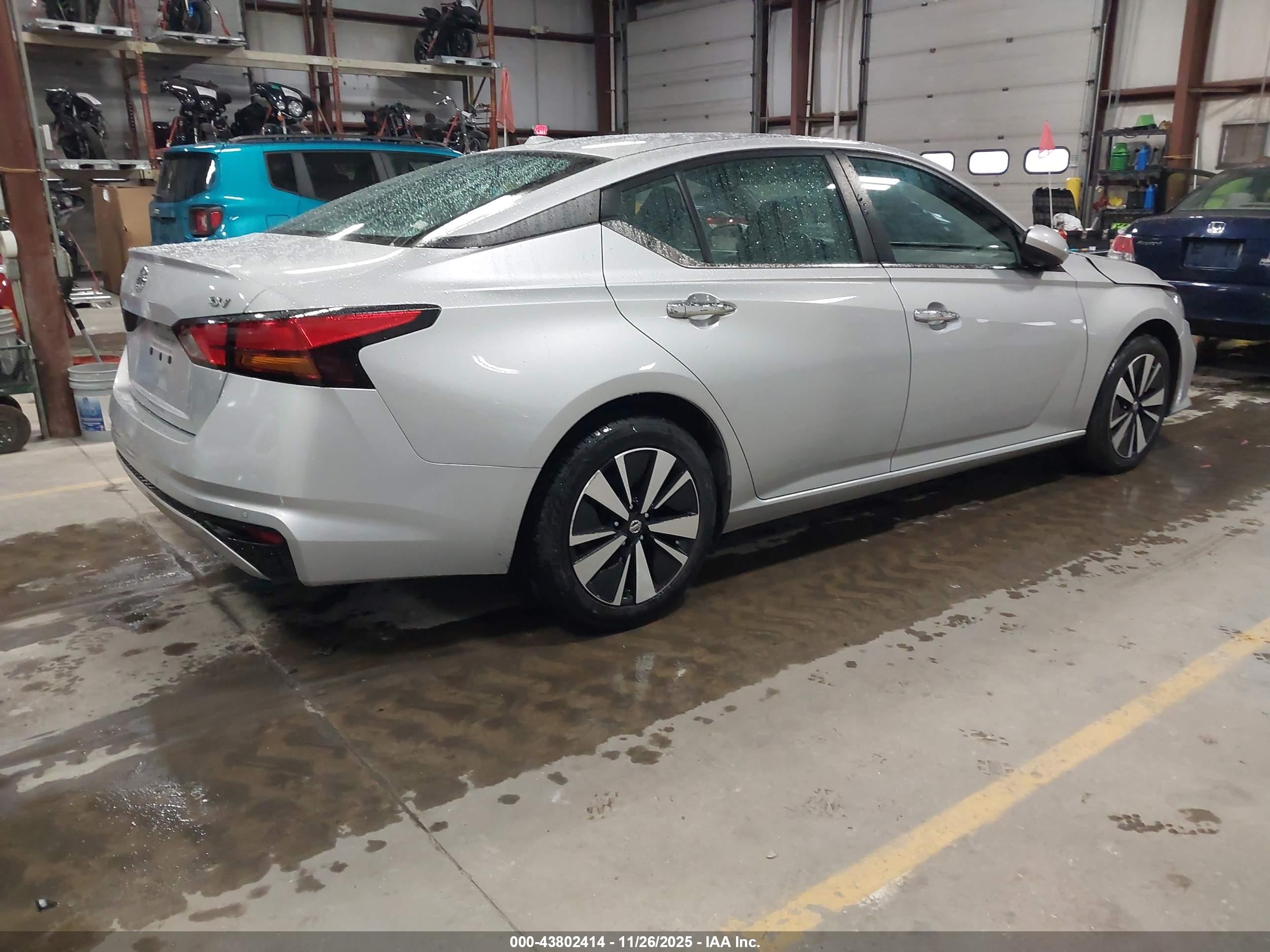 NISSAN ALTIMA image 4