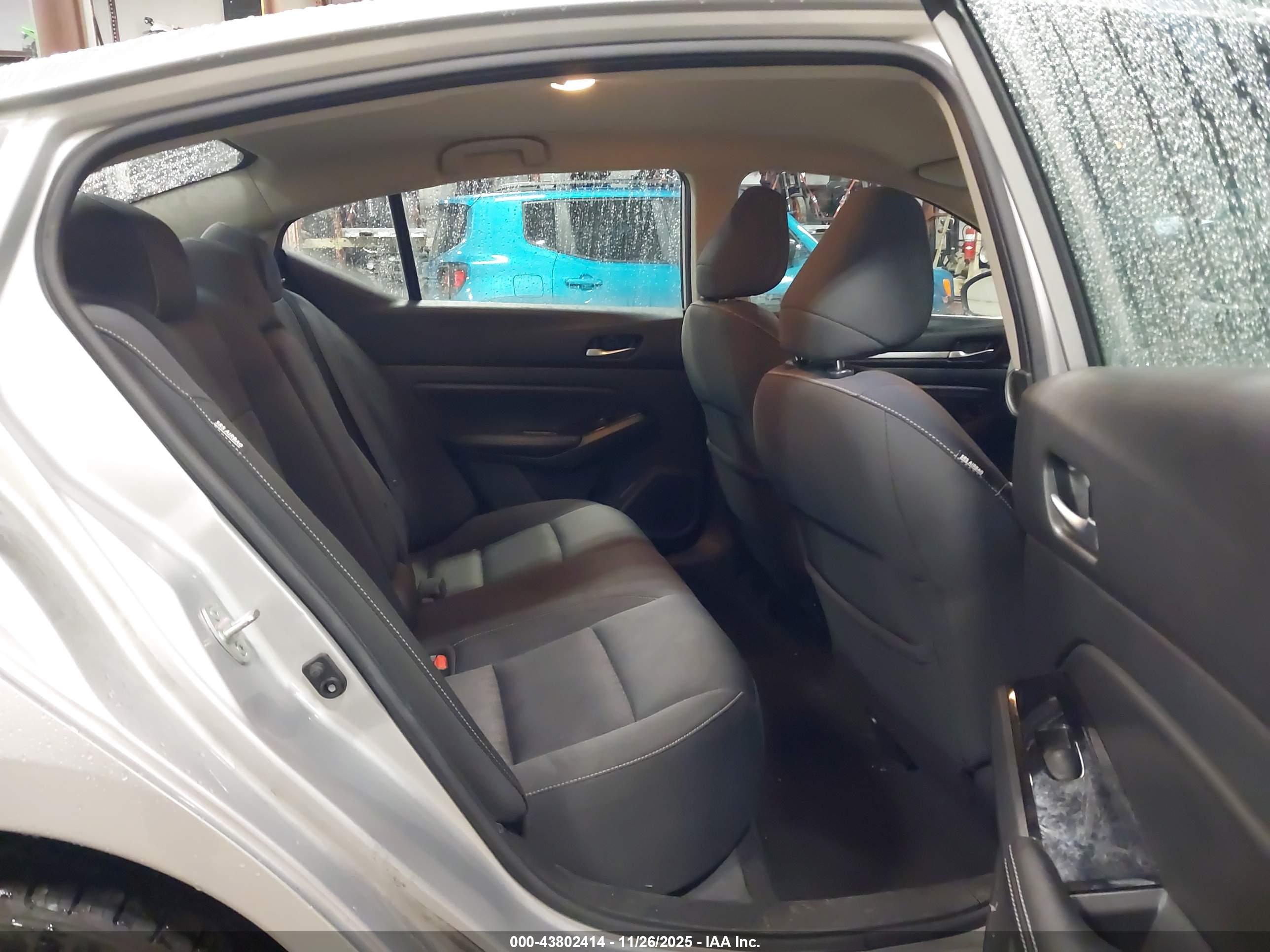 NISSAN ALTIMA image 8