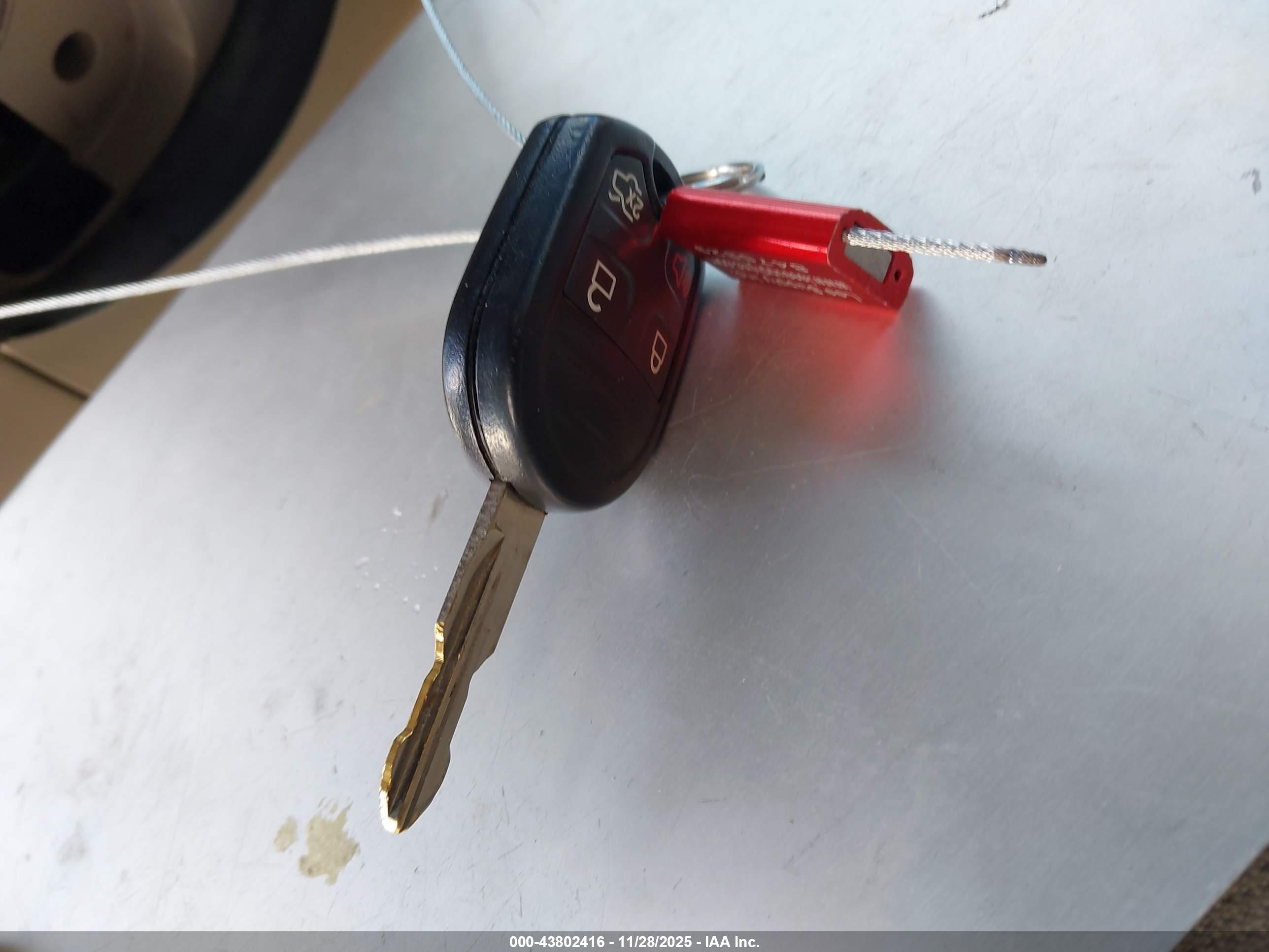 FORD ESCAPE image 11