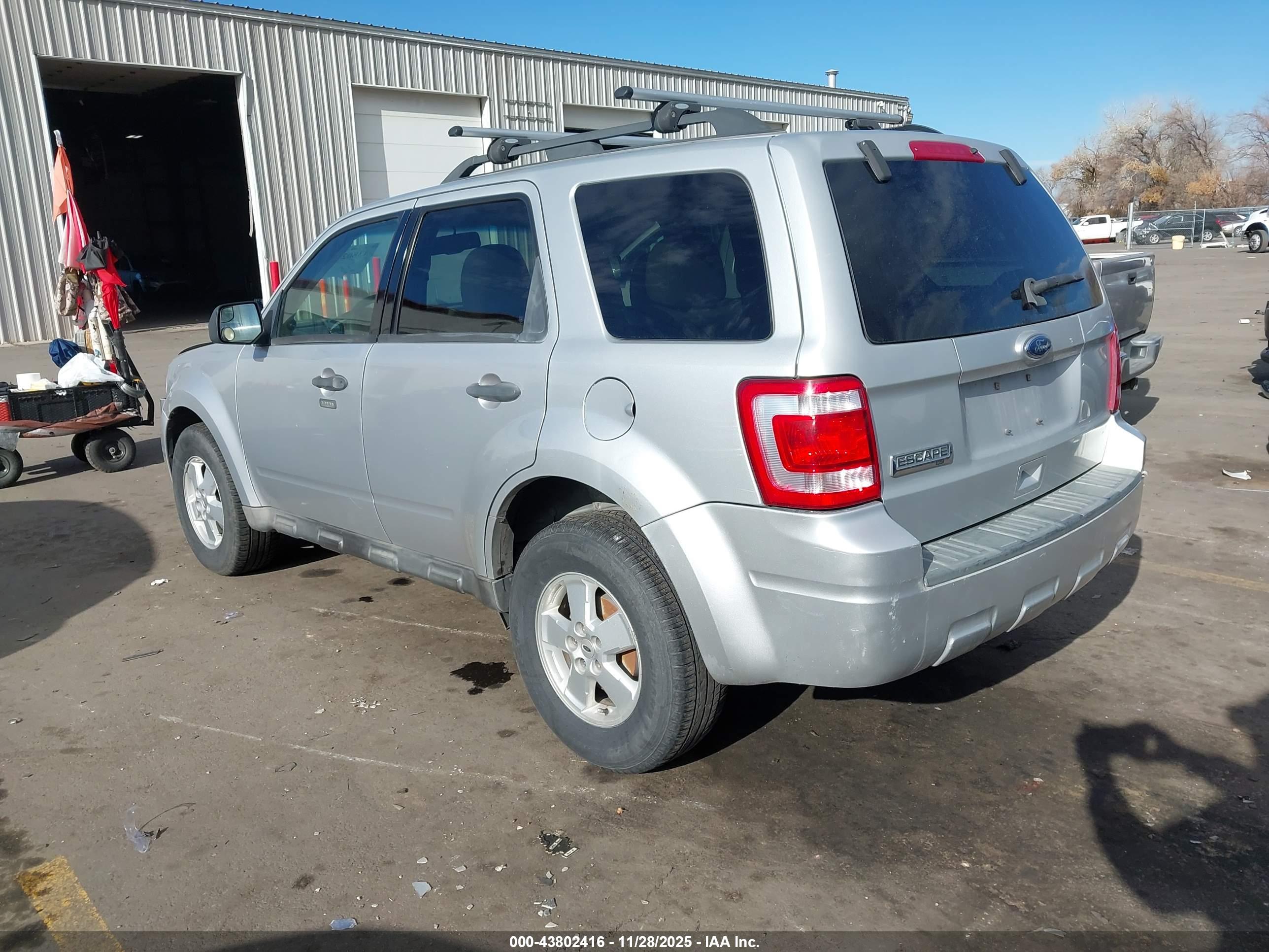 FORD ESCAPE image 3