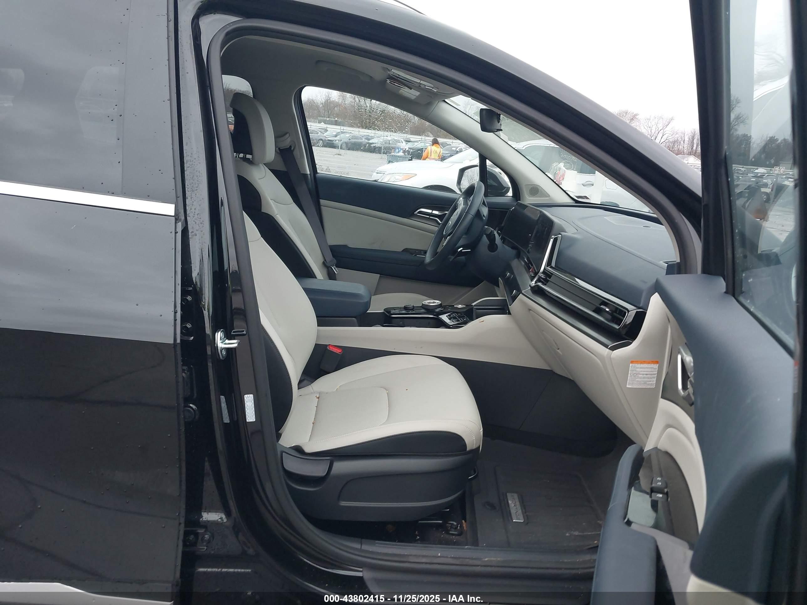 KIA SPORTAGE image 5