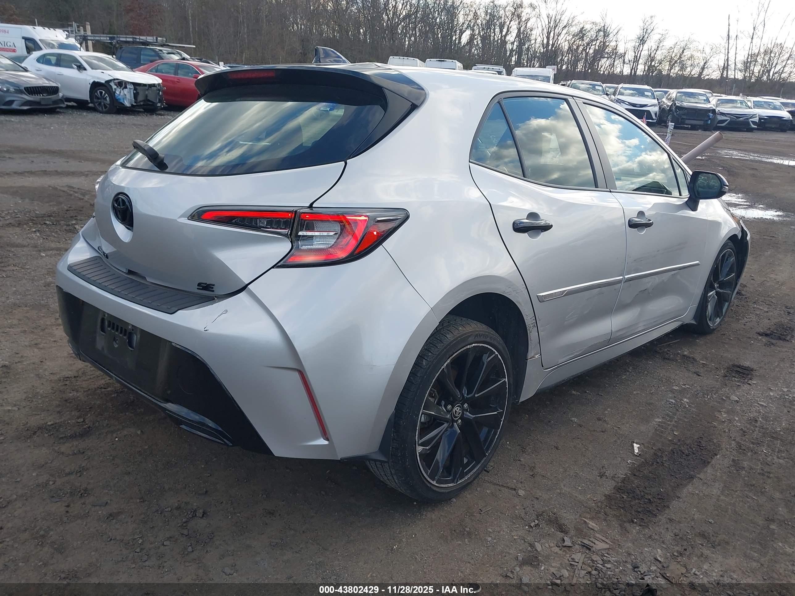 TOYOTA COROLLA image 4