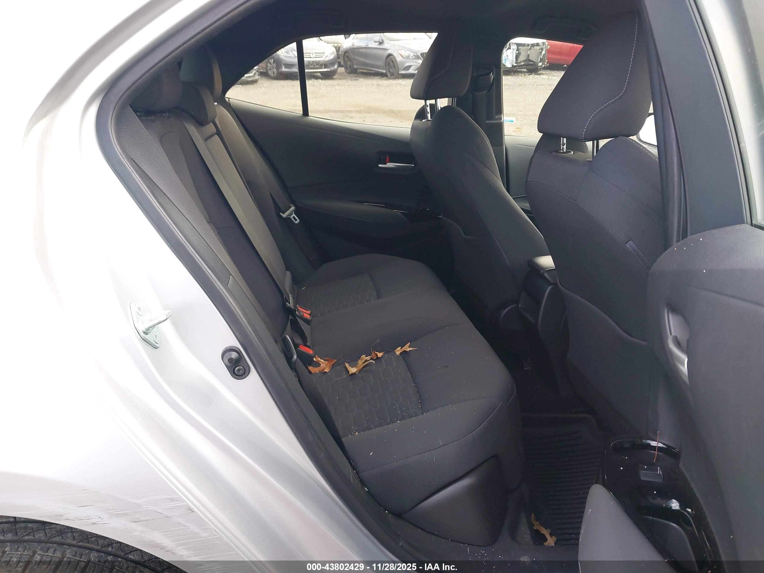 TOYOTA COROLLA image 8