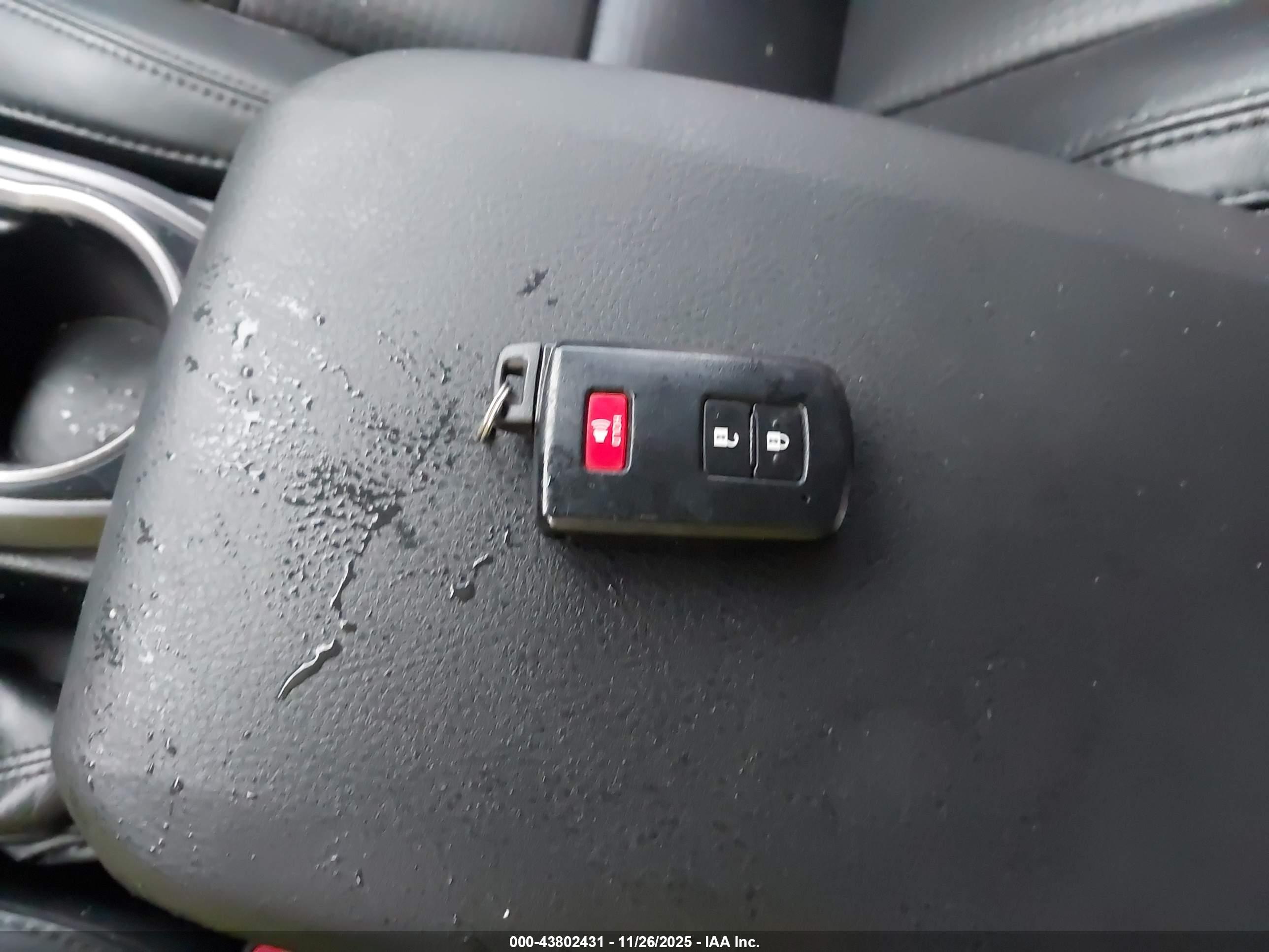 TOYOTA TACOMA image 11